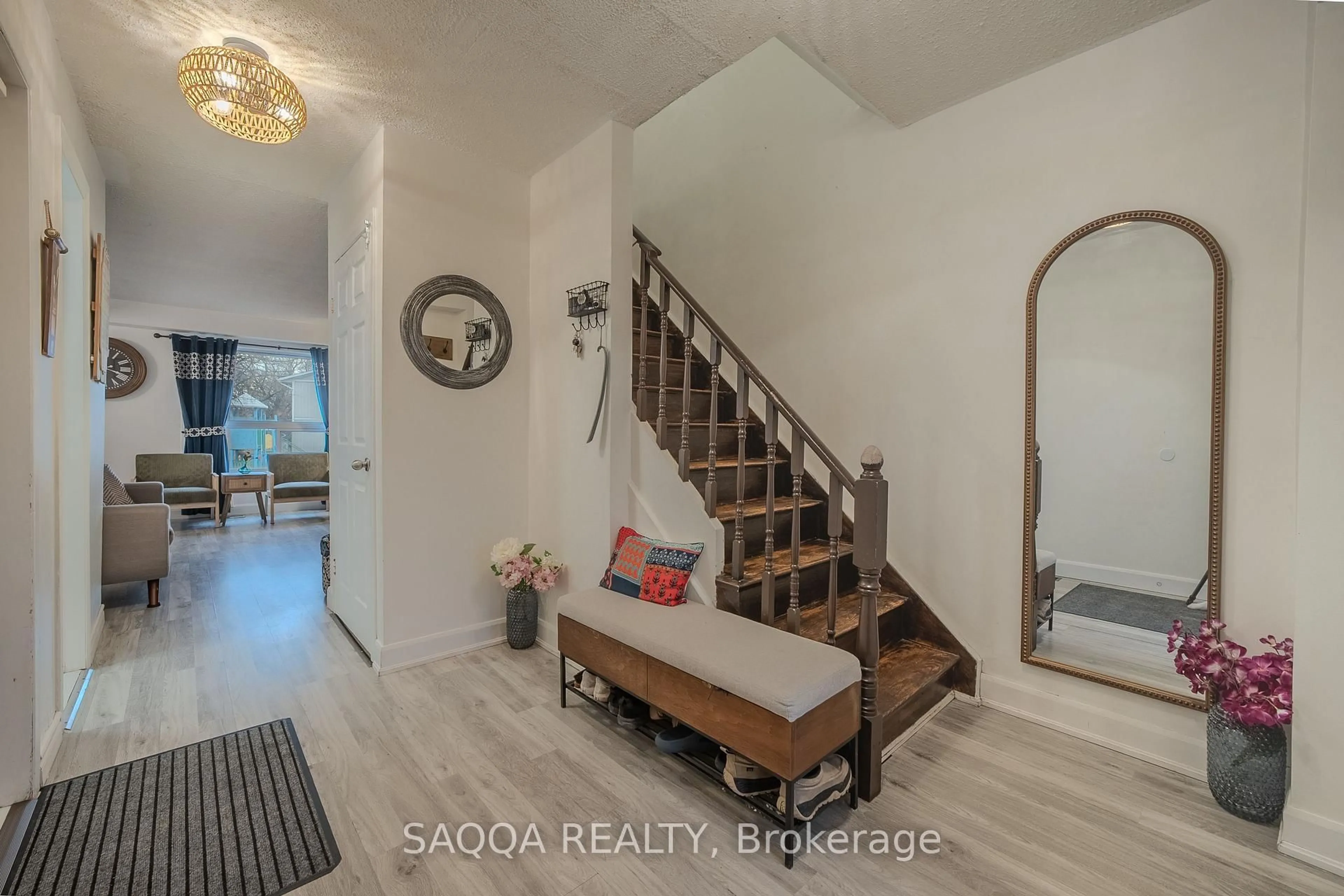 Indoor entryway for 286 Cushman Rd #50, St. Catharines Ontario L2M 6Z2