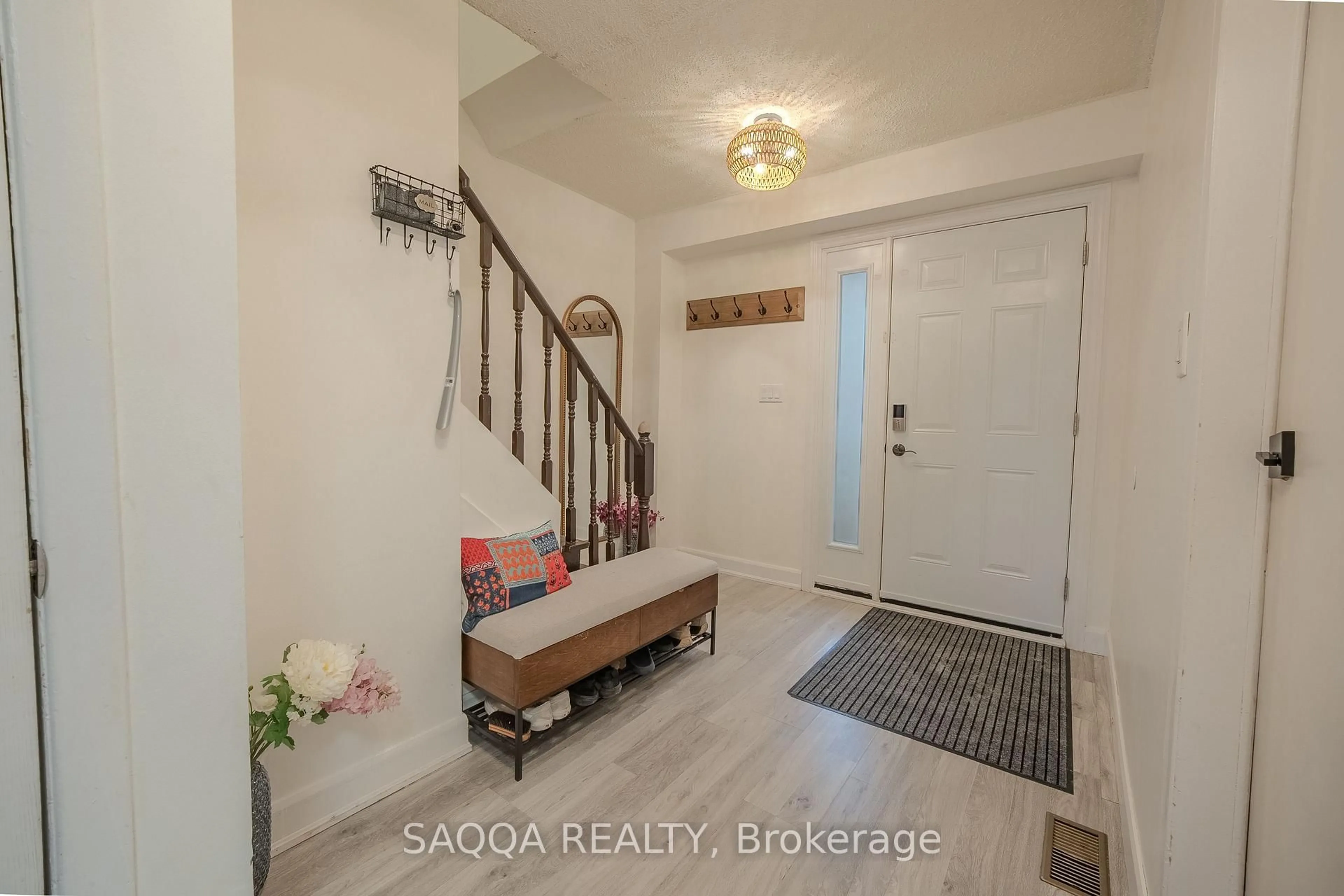 Indoor entryway for 286 Cushman Rd #50, St. Catharines Ontario L2M 6Z2
