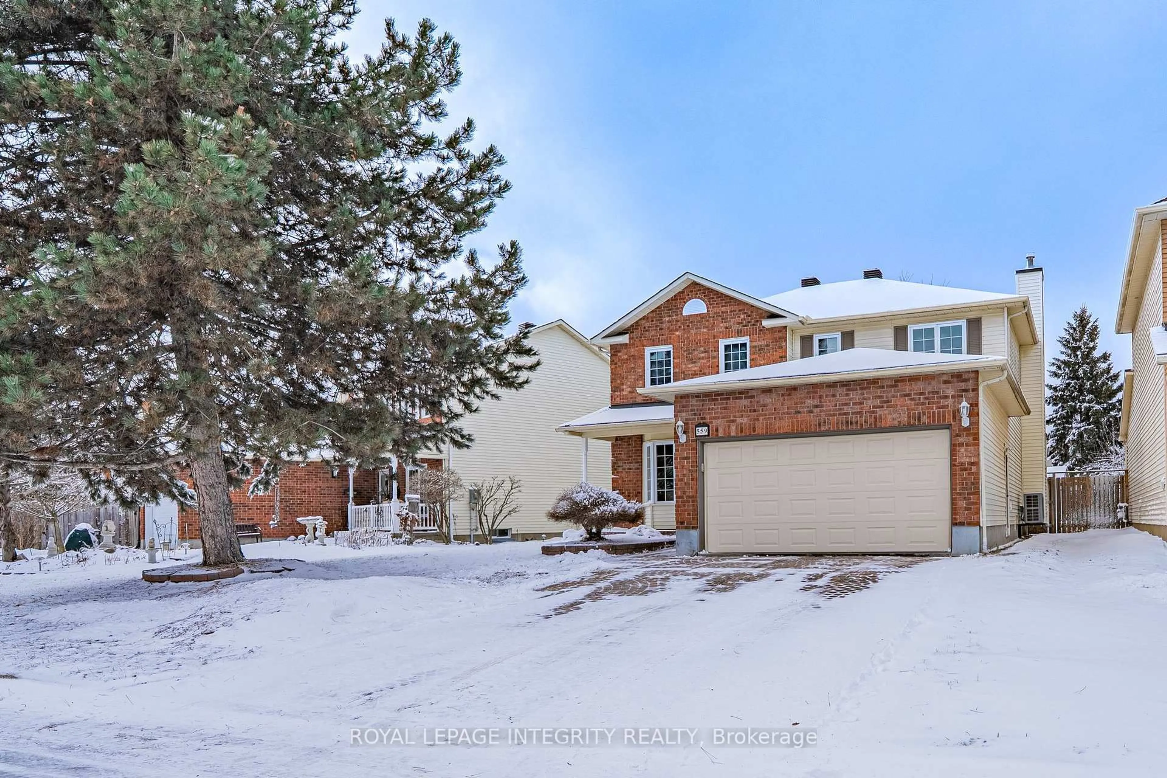 A pic from outside/outdoor area/front of a property/back of a property/a pic from drone, street for 559 ARC EN CIEL St, Ottawa Ontario K4A 3J1