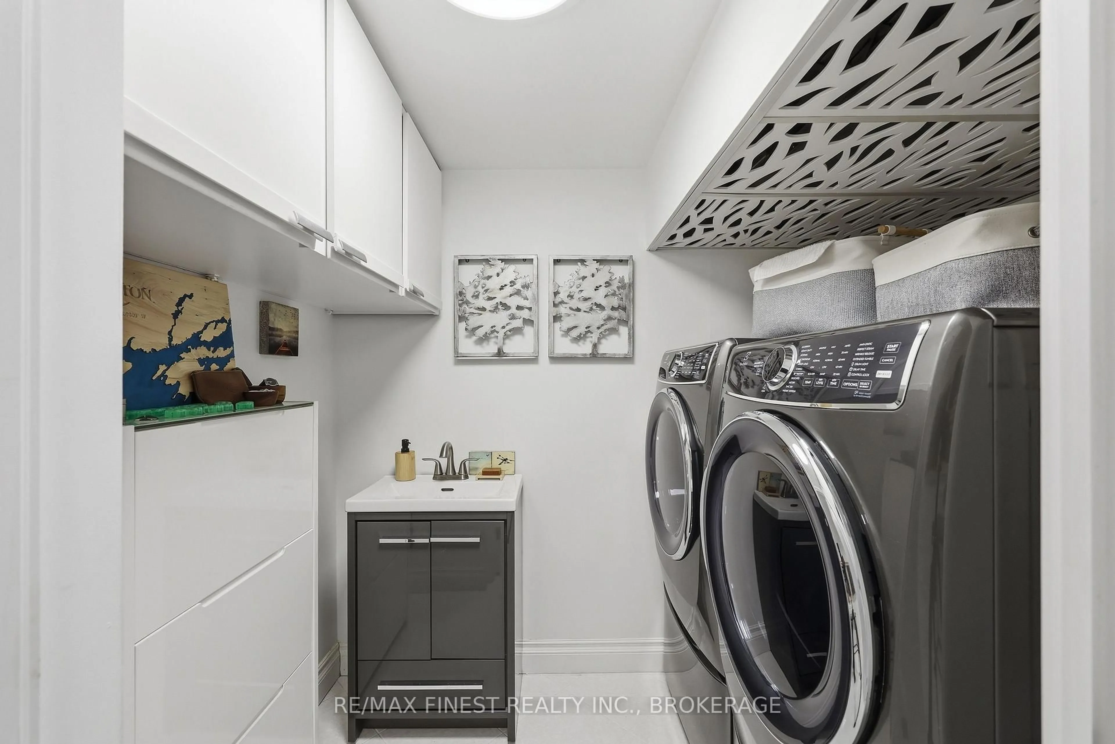 Laundry room for 185 Ontario St #608, Kingston Ontario K7L 2Y7