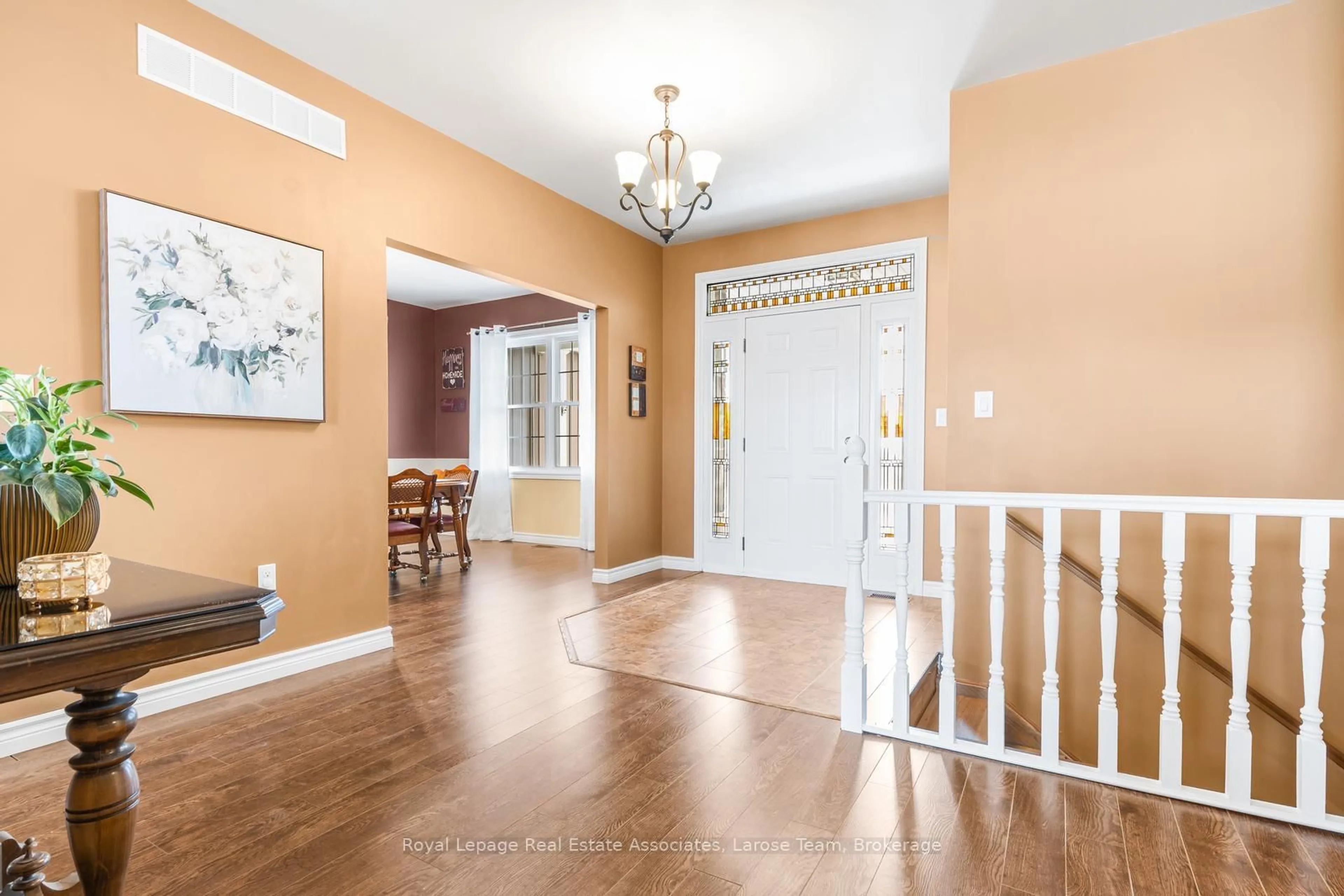 Indoor entryway for 5484 Attema Cres, West Lincoln Ontario L0R 1Y0