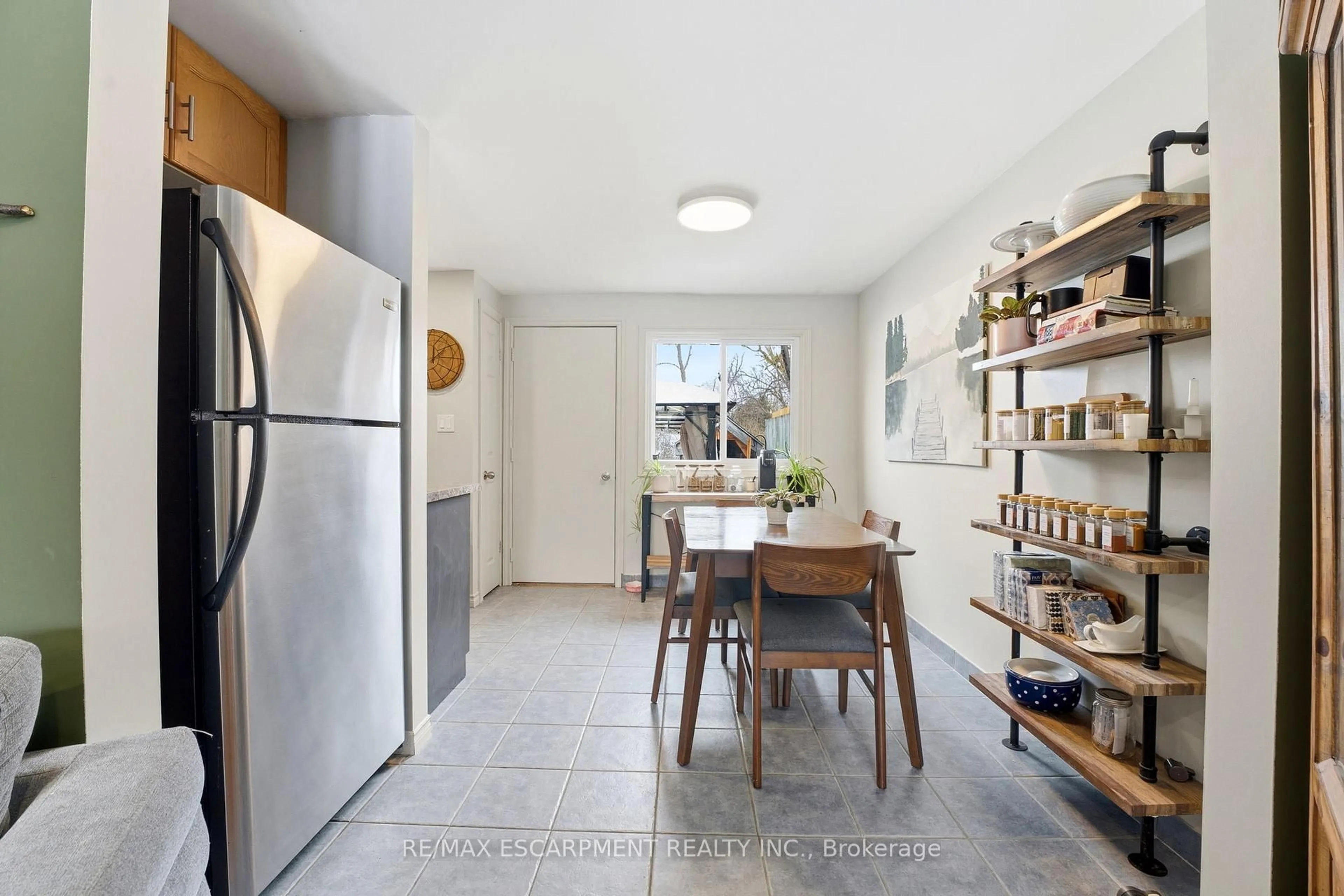 Unknown for 26 Richardson Dr, Norfolk Ontario N0A 1N4