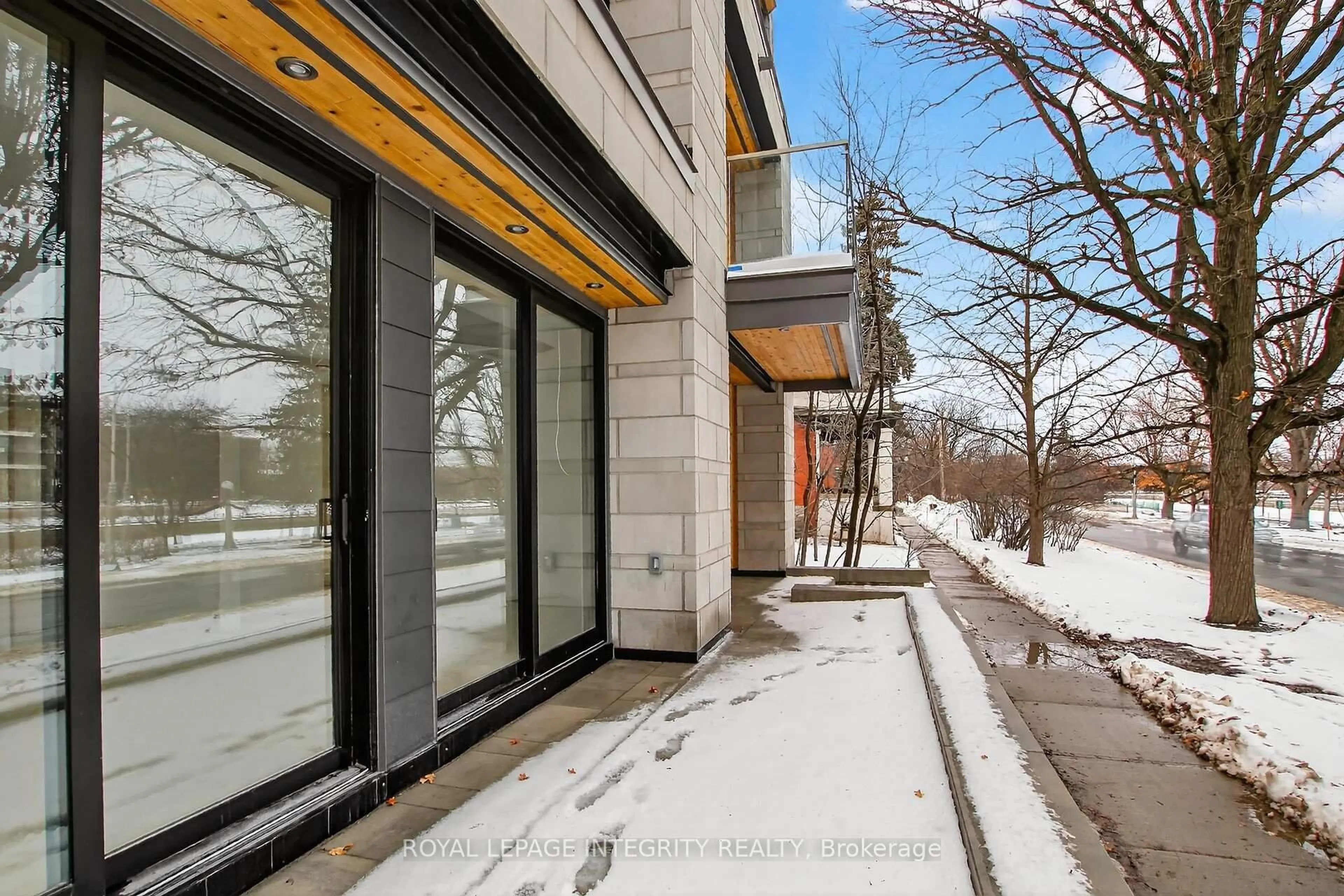 Unknown for 112 Queen Elizabeth Dr, Ottawa Ontario K2P 0Z5