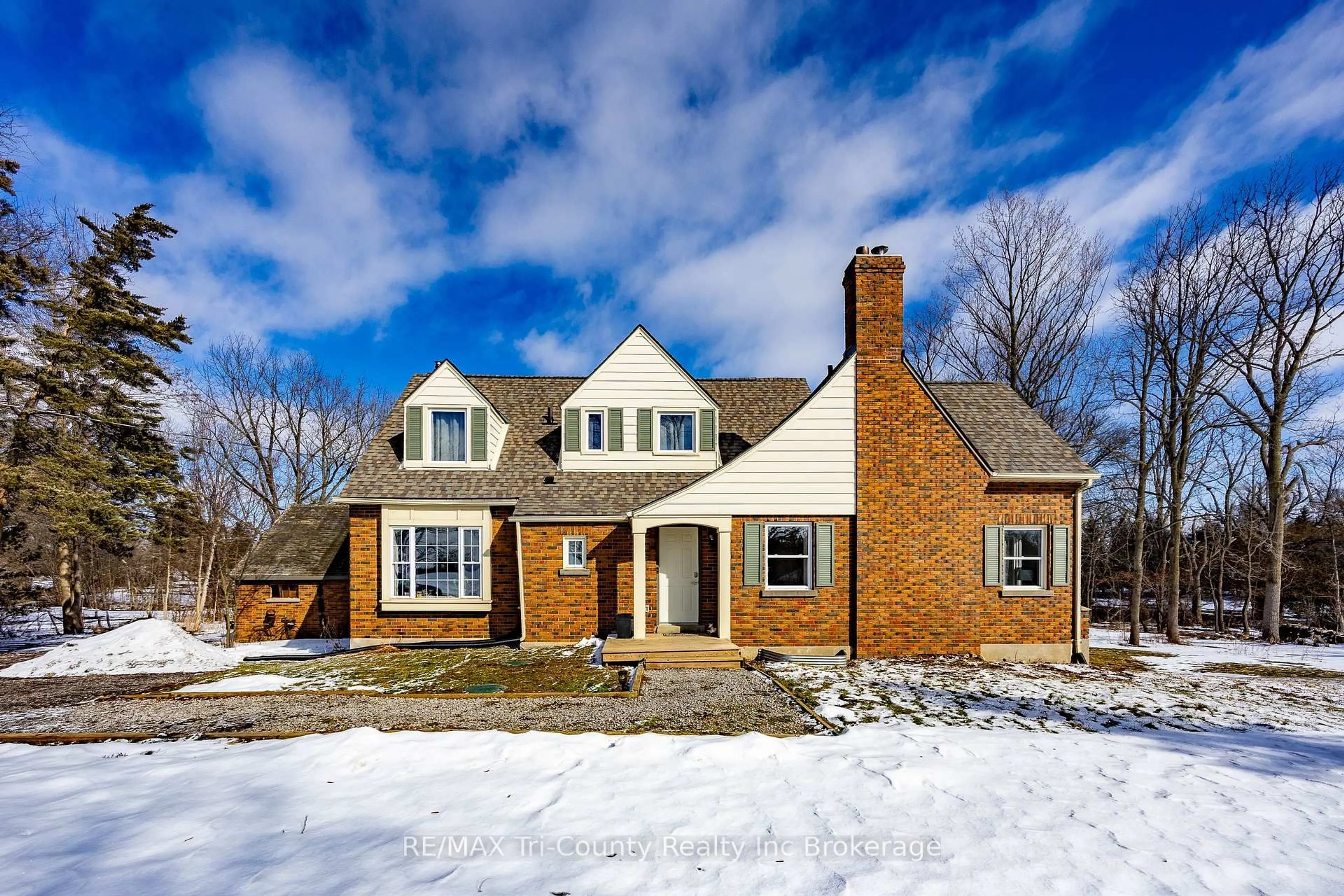 Home with brick exterior material, street for 909 James St, Norfolk Ontario N4B 2E3