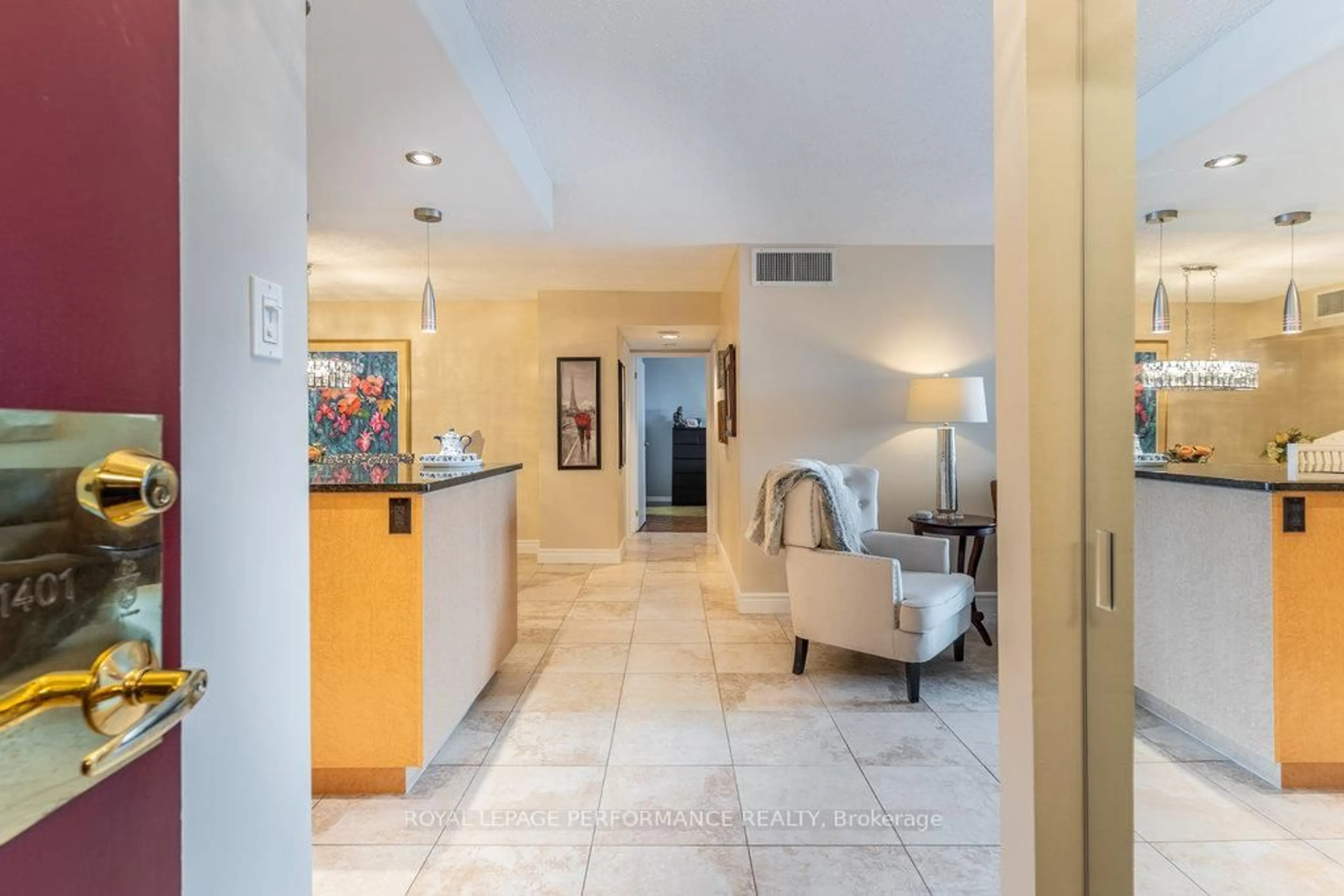 Indoor foyer for 160 George St #1401, Ottawa Ontario K1N 9M2