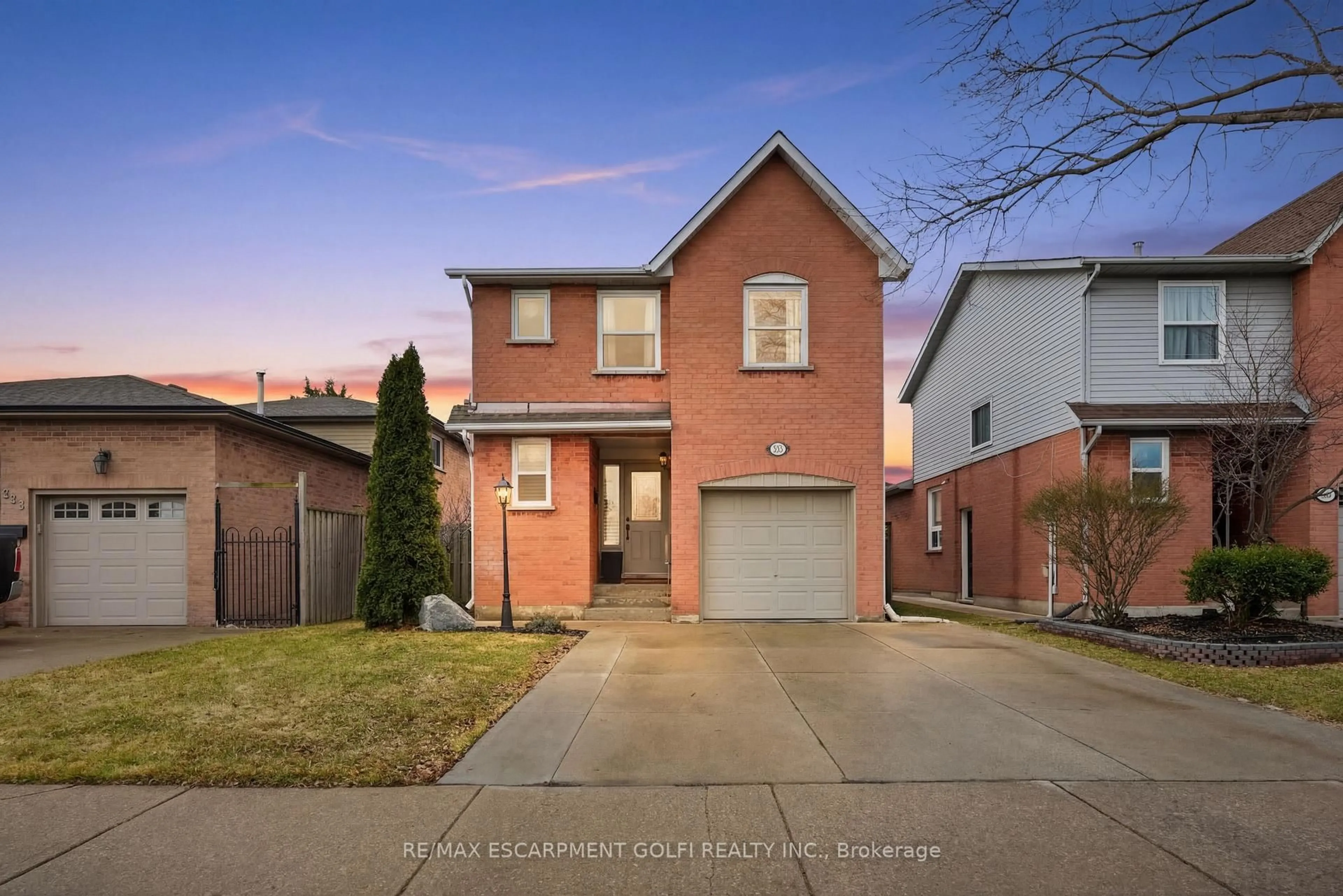 Home with brick exterior material, street for 333 Celtic Dr, Hamilton Ontario L8E 4N1