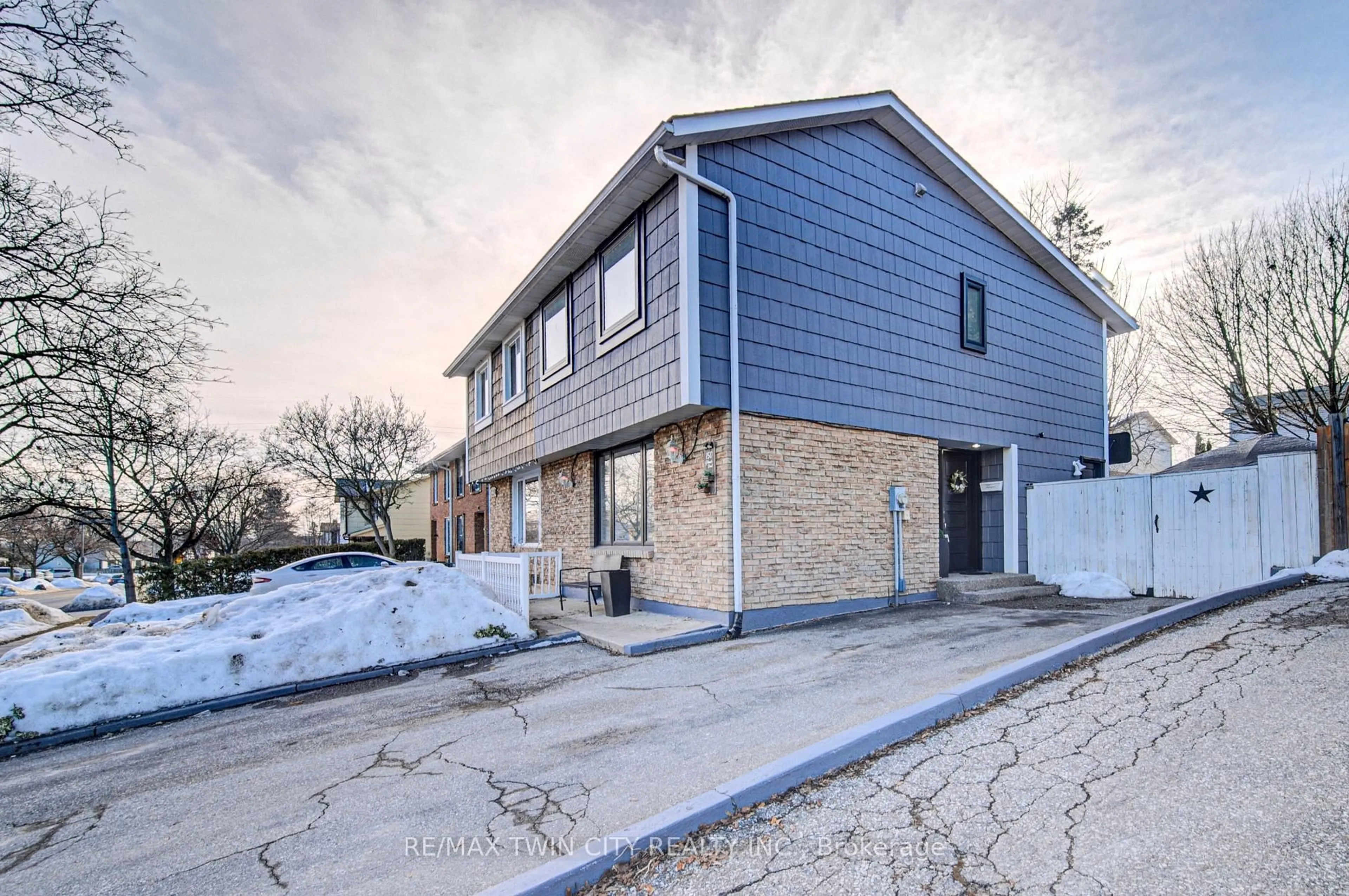 Home with brick exterior material, street for 150 Glamis Rd, Cambridge Ontario N1R 6S9