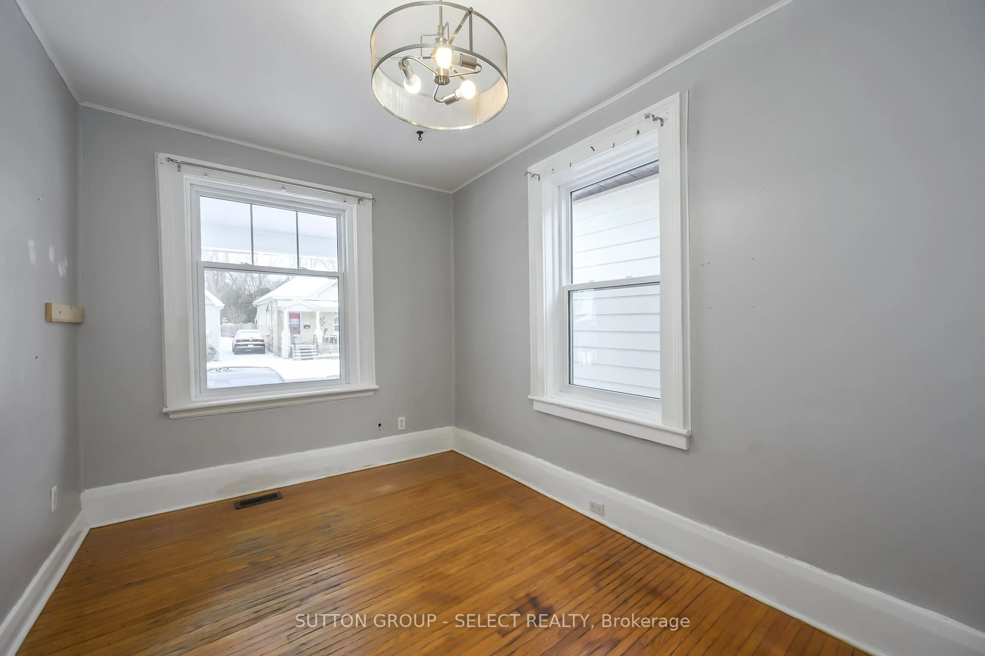 A pic of a room for 124 Edward St, London South Ontario N6C 3H9