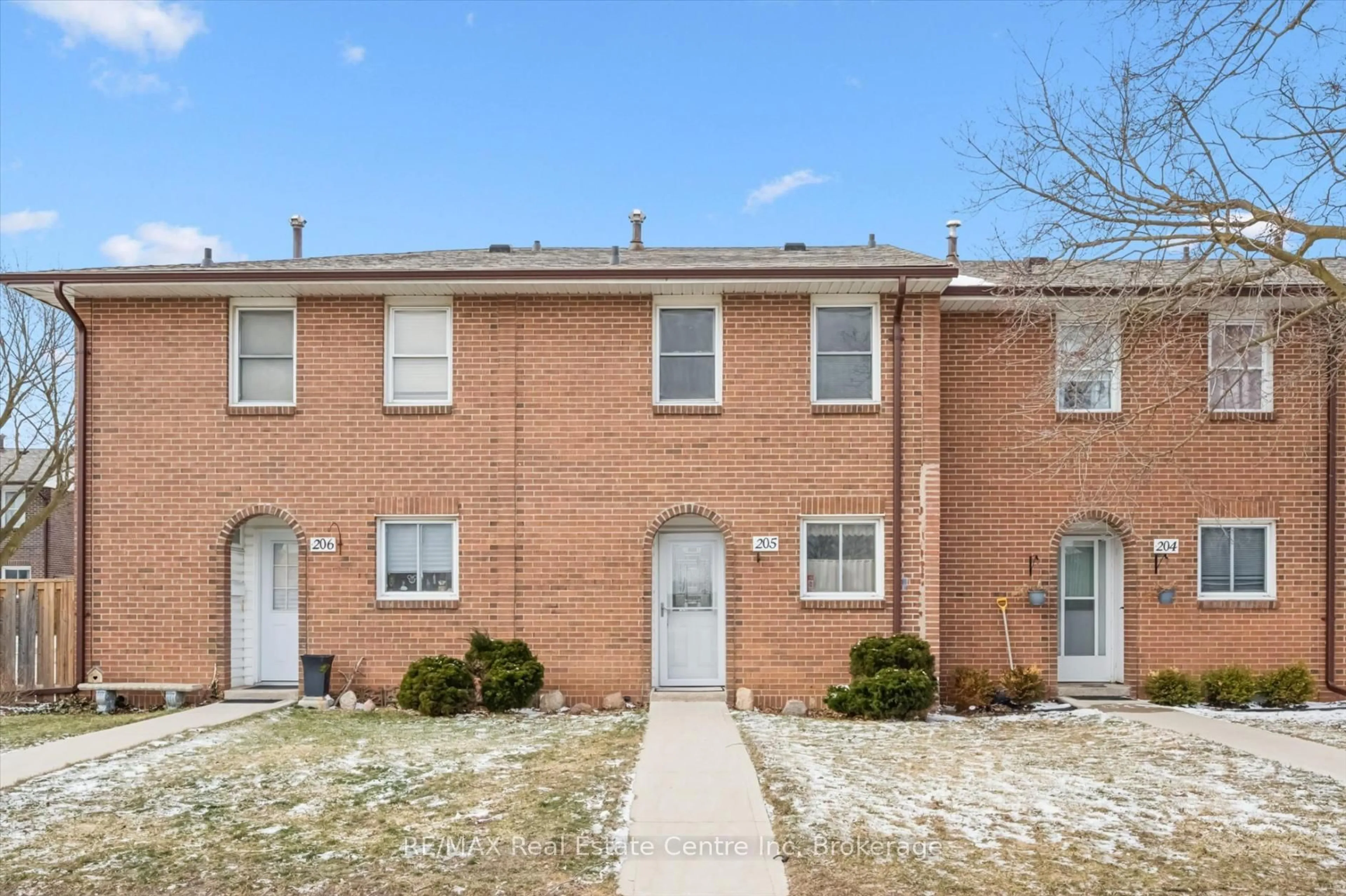 Home with brick exterior material, street for 31 Greengate Rd #205, Guelph Ontario N1H 6R3