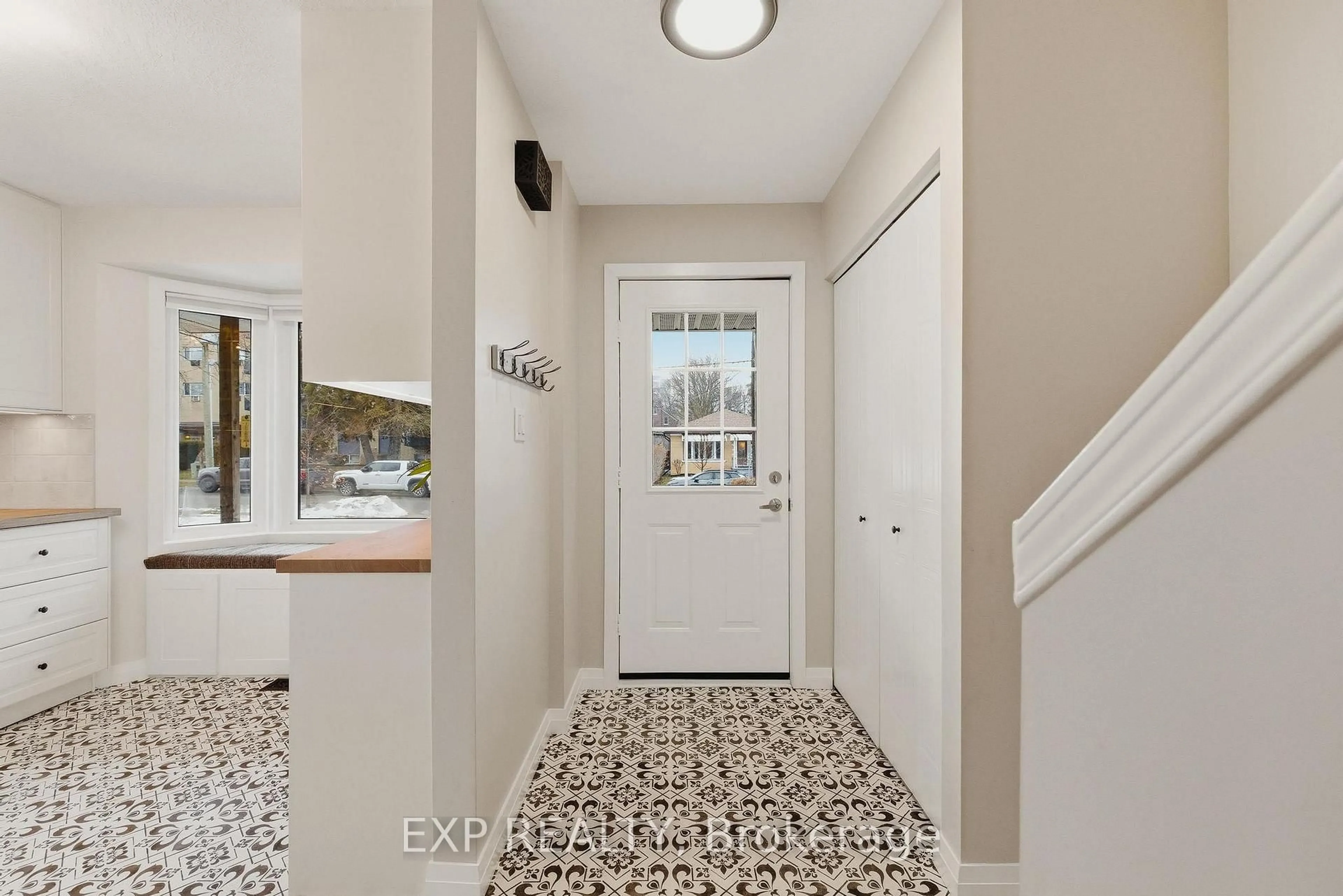 Indoor entryway for 23 Talbot St, Kitchener Ontario N2M 2A8