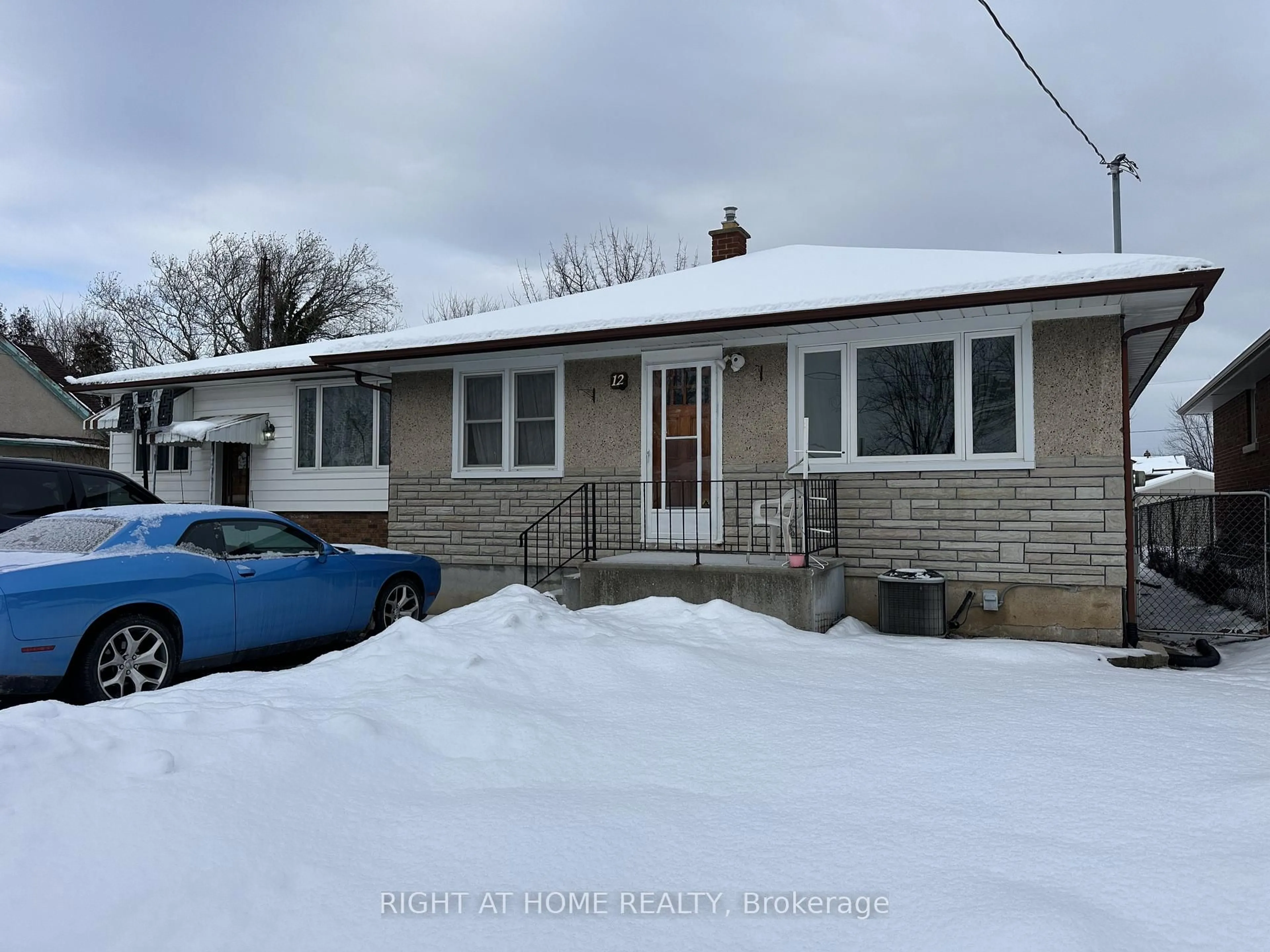 Unknown for 12 Vera St, St. Catharines Ontario L2S 1C4