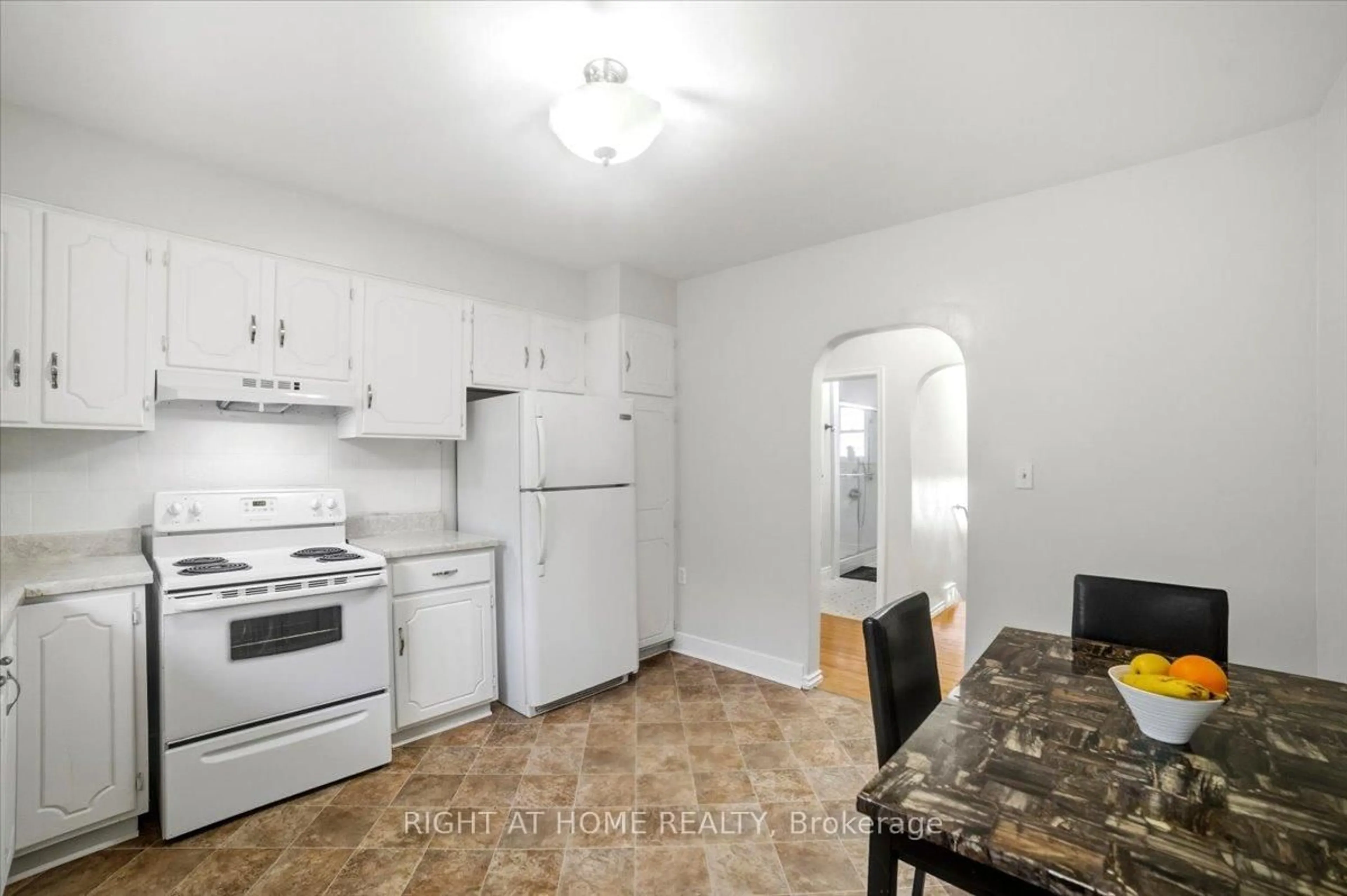 Standard kitchen, unknown for 12 Vera St, St. Catharines Ontario L2S 1C4