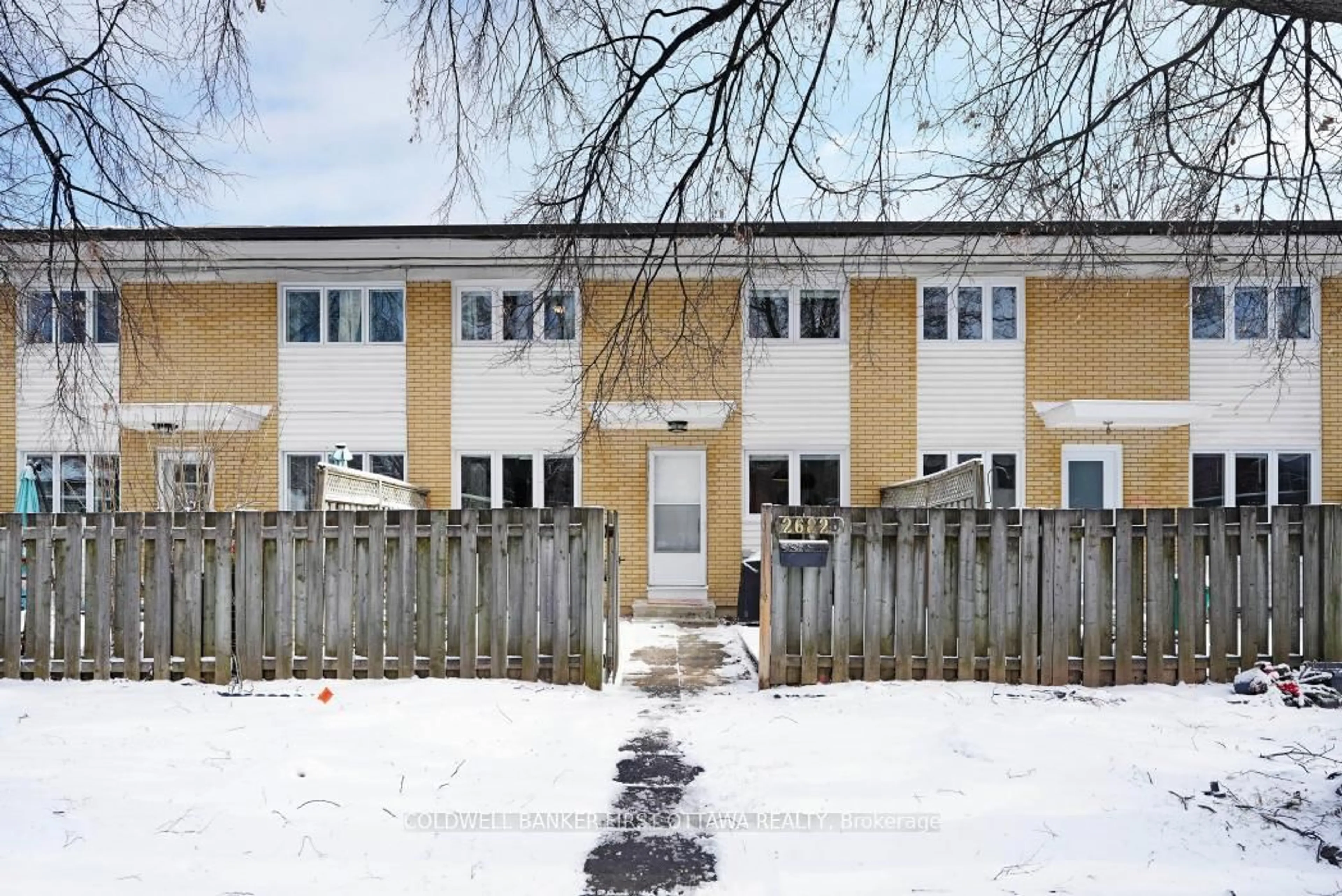 Patio, street for 2682B Moncton Rd, Ottawa Ontario K2B 7W1