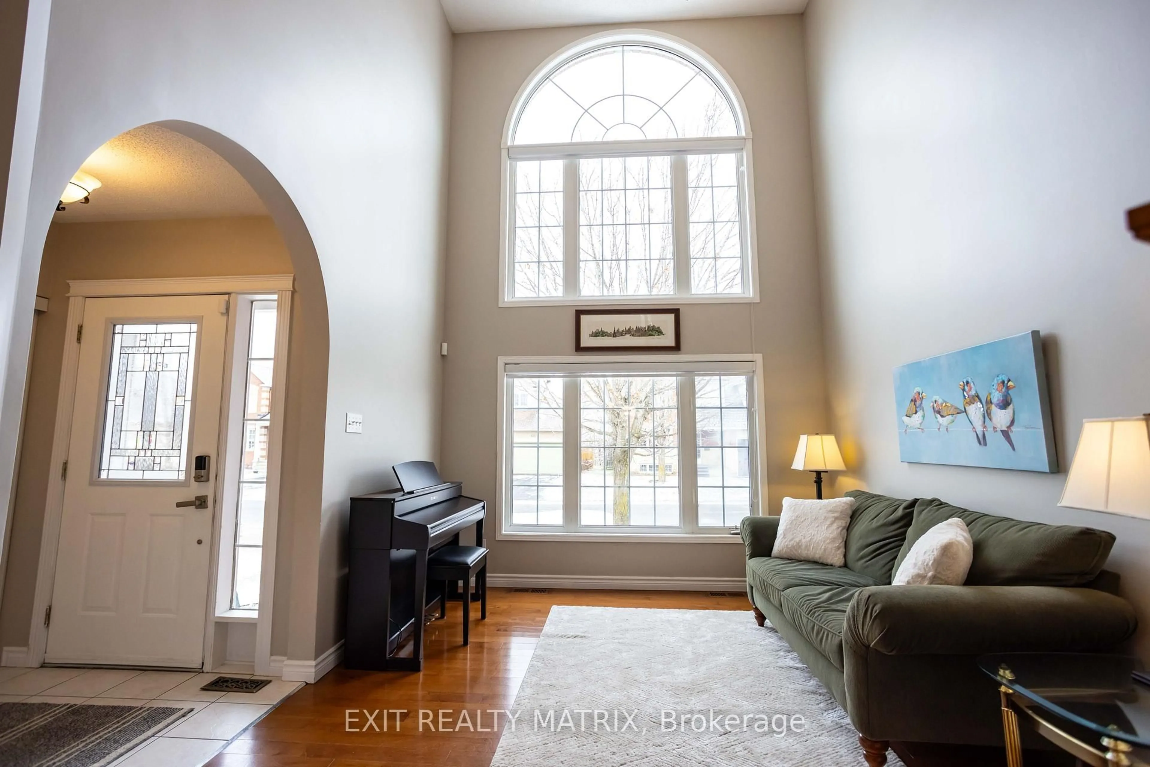 Indoor entryway for 133 Labelle St, Russell Ontario K0A 1W0