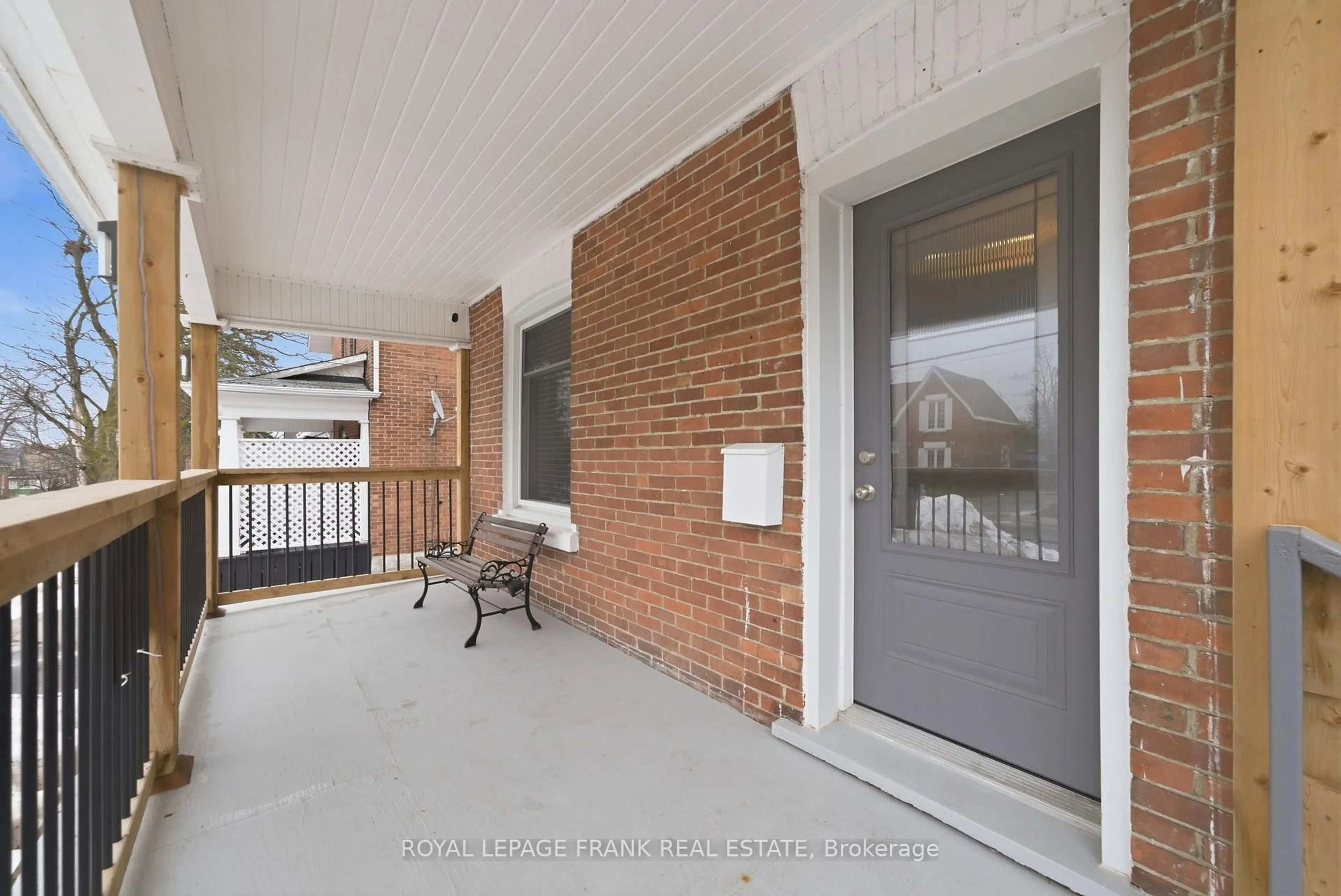 Unknown for 121 Durham St, Kawartha Lakes Ontario K9V 2R3