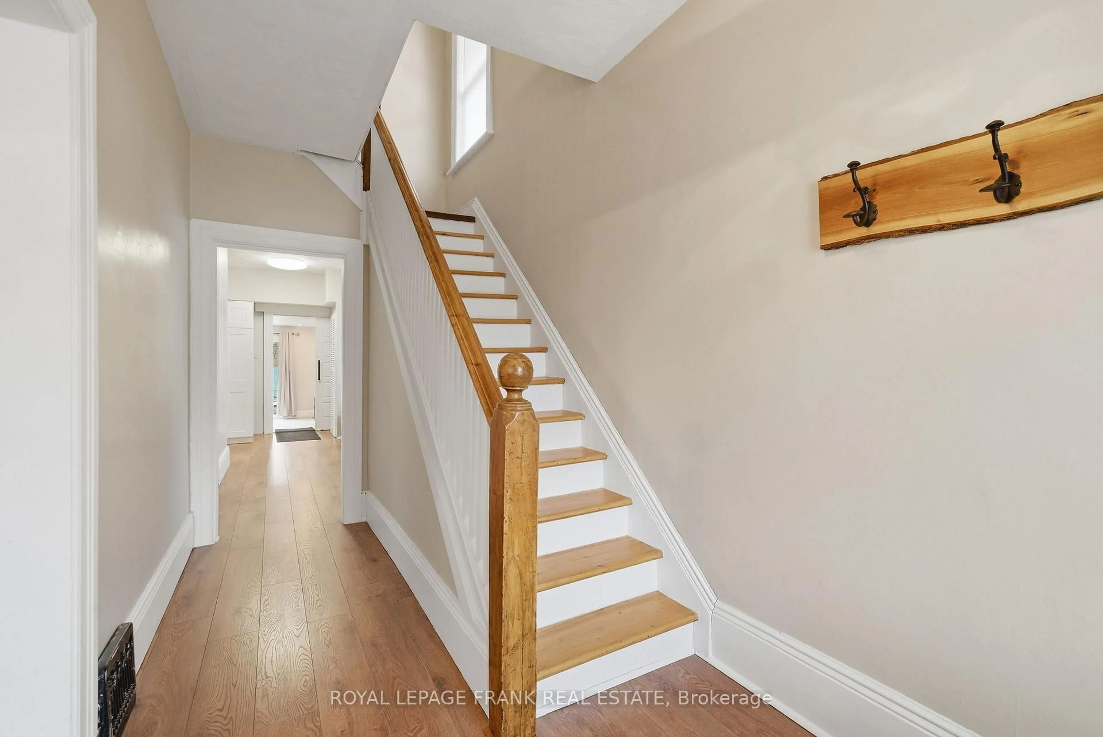 Stairs for 121 Durham St, Kawartha Lakes Ontario K9V 2R3