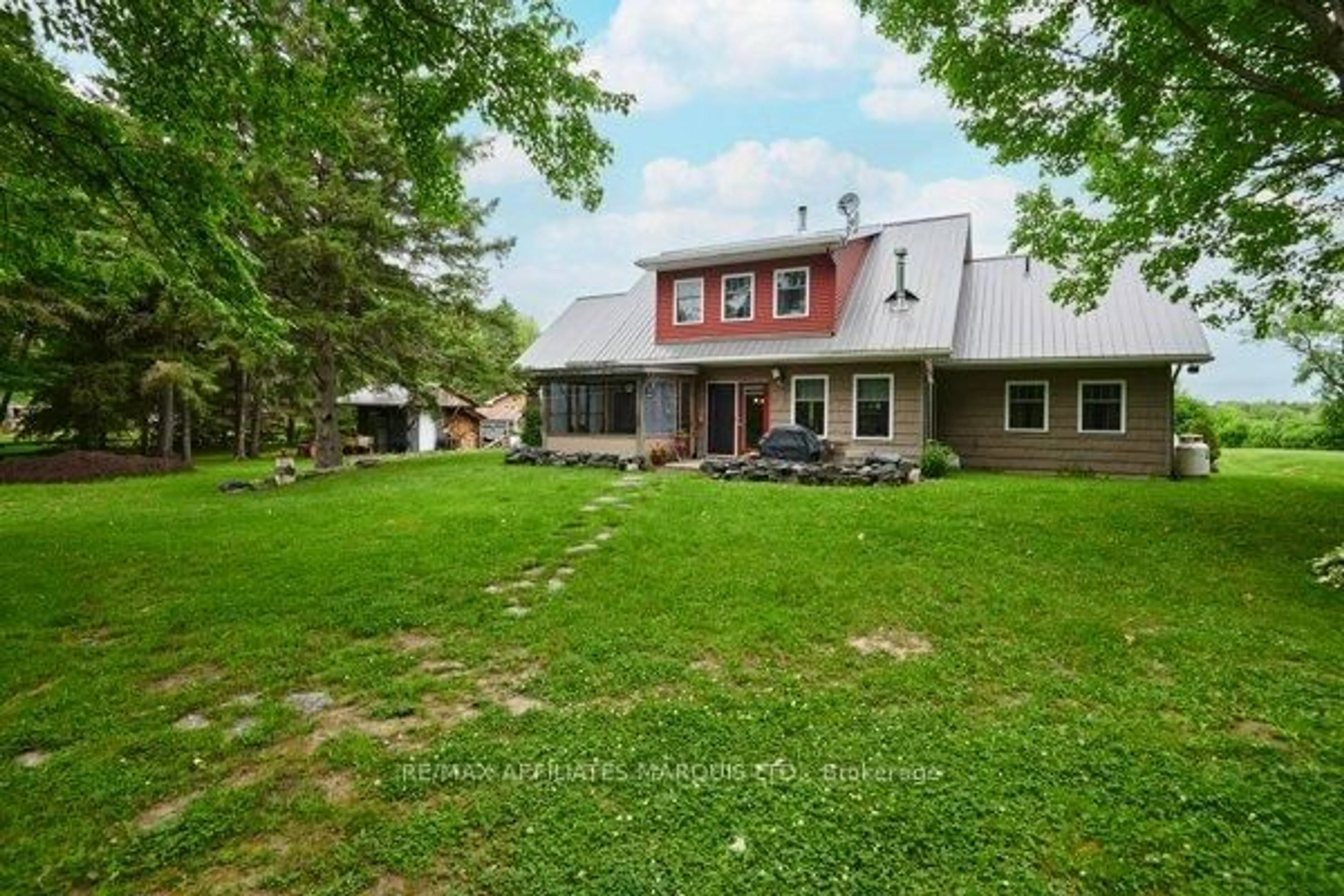 A pic from outside/outdoor area/front of a property/back of a property/a pic from drone, unknown for 20158 Celtic Lane, South Glengarry Ontario K0C 1N0