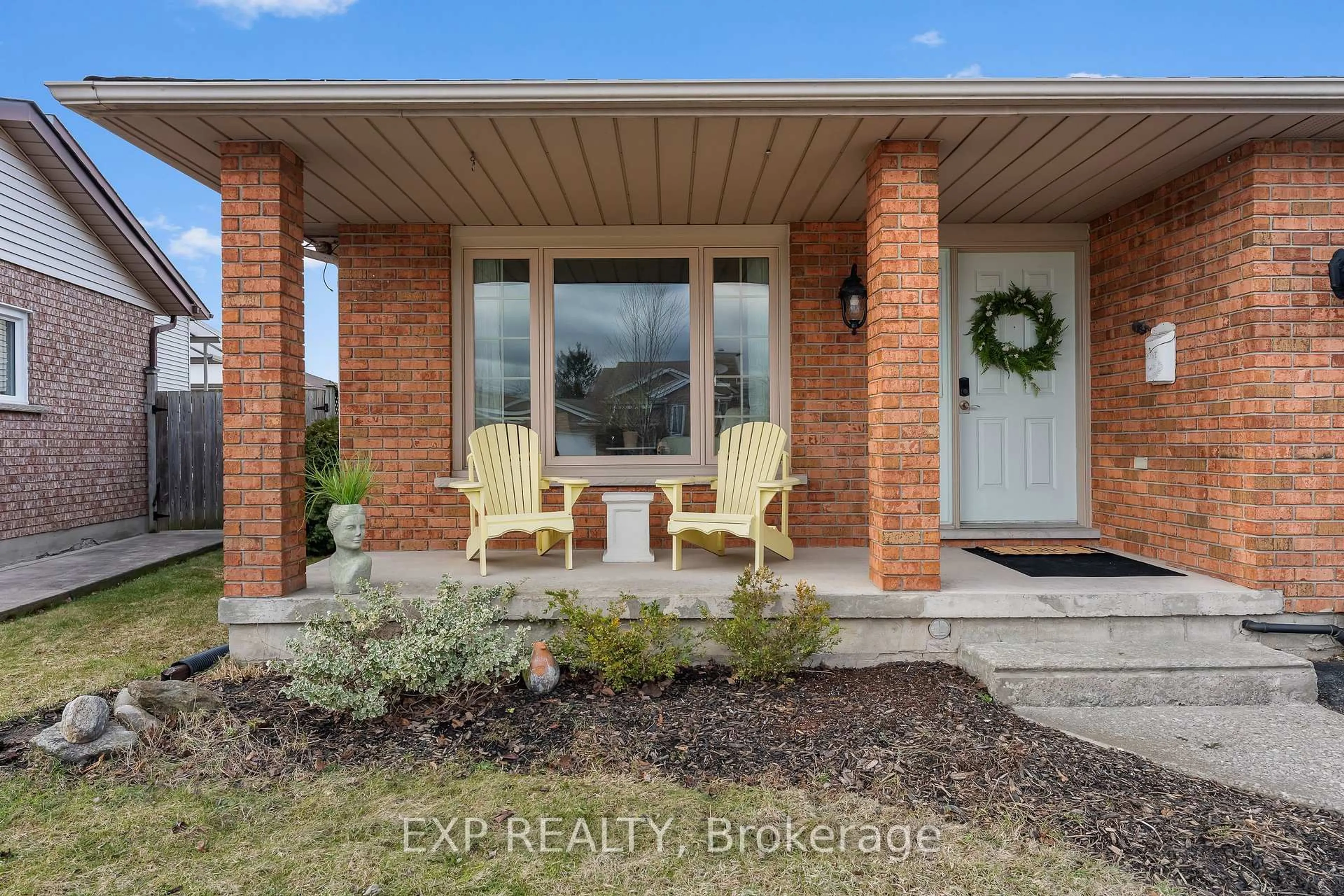 Home with brick exterior material, street for 7752 Preakness St, Niagara Falls Ontario L2H 2Y4