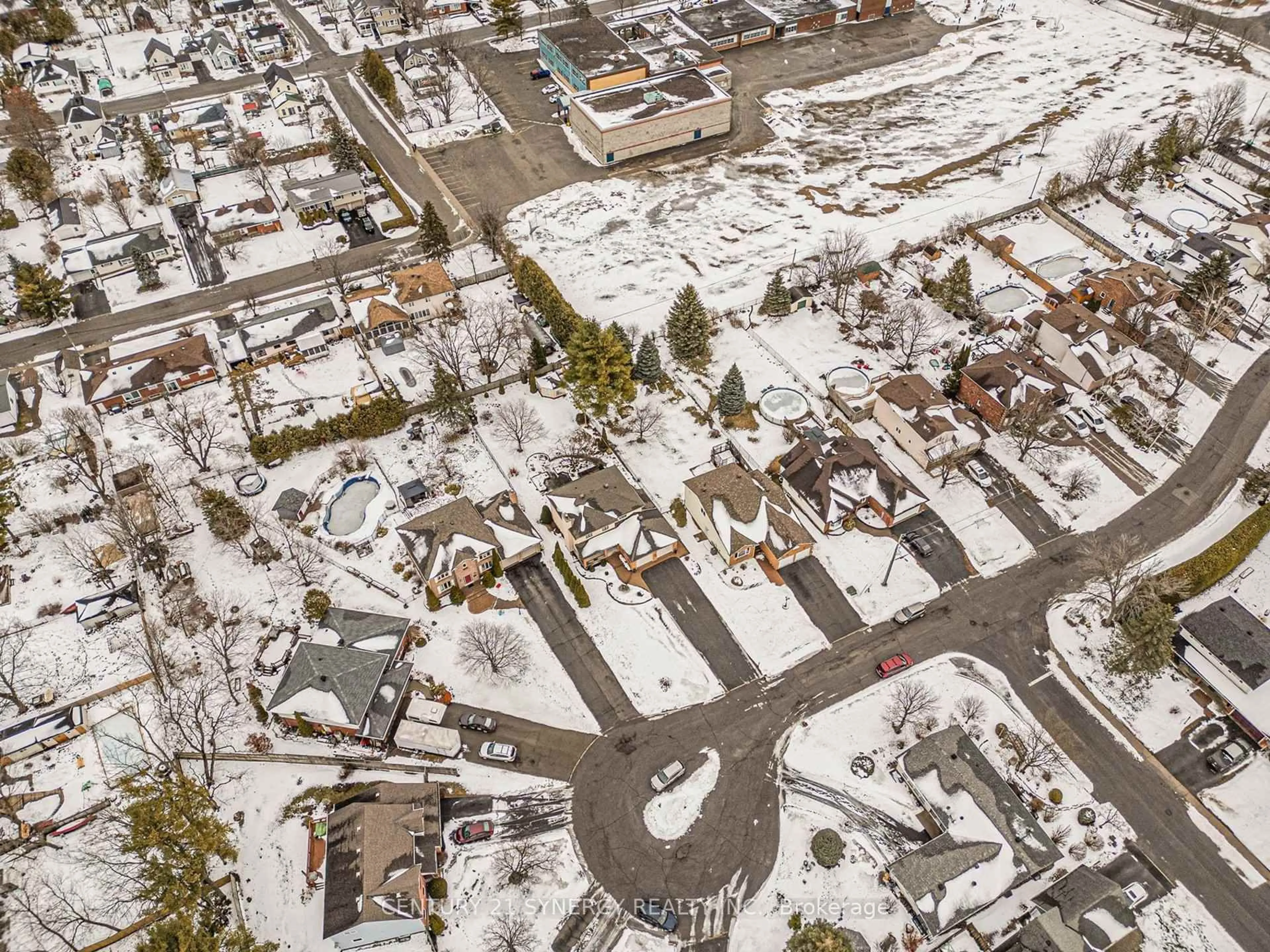 A pic from outside/outdoor area/front of a property/back of a property/a pic from drone, street for 43 Burgess St, Carleton Place Ontario K7C 4E1