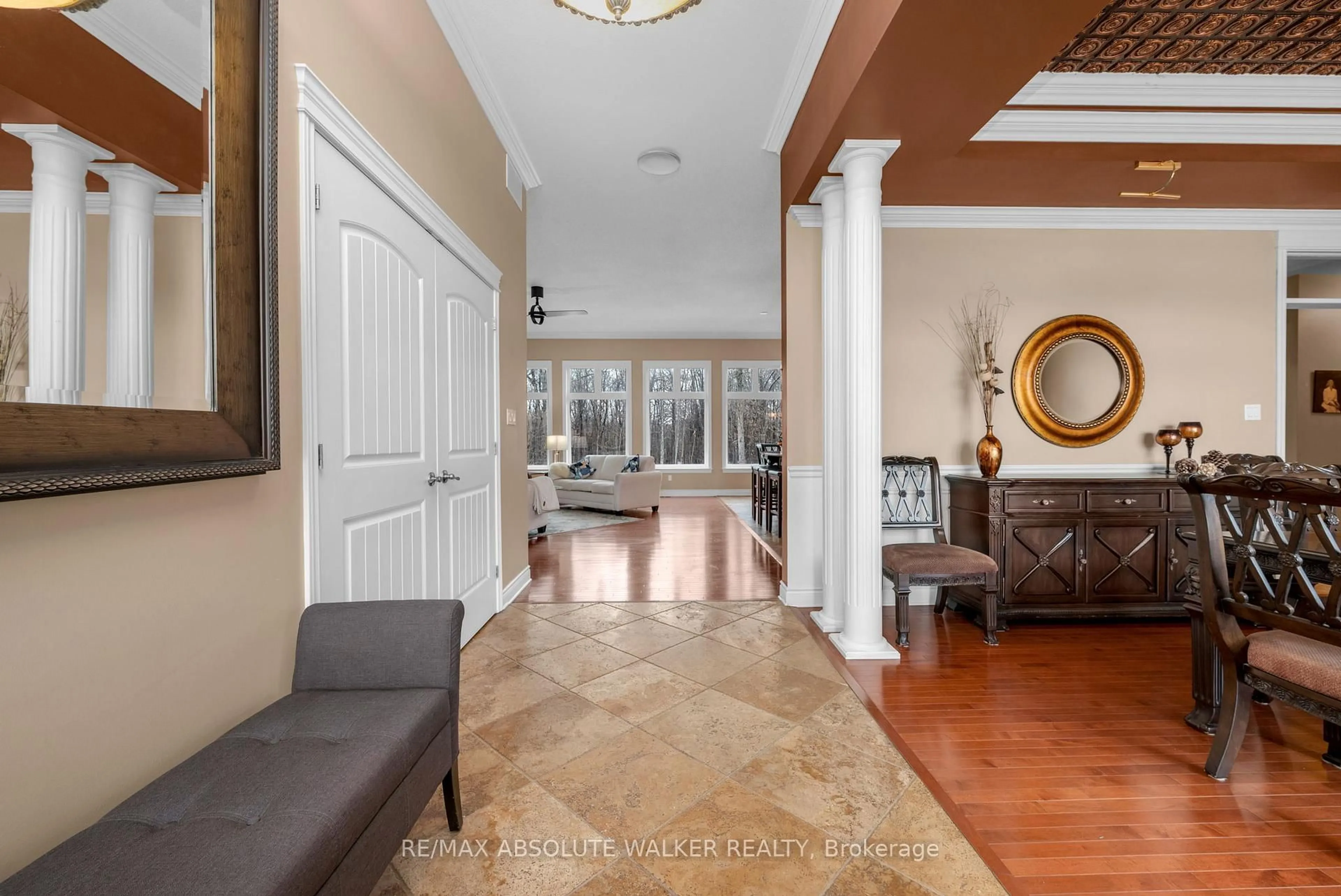 Indoor foyer for 8134 Adam Baker Way, Metcalfe Ontario K0A 2P0