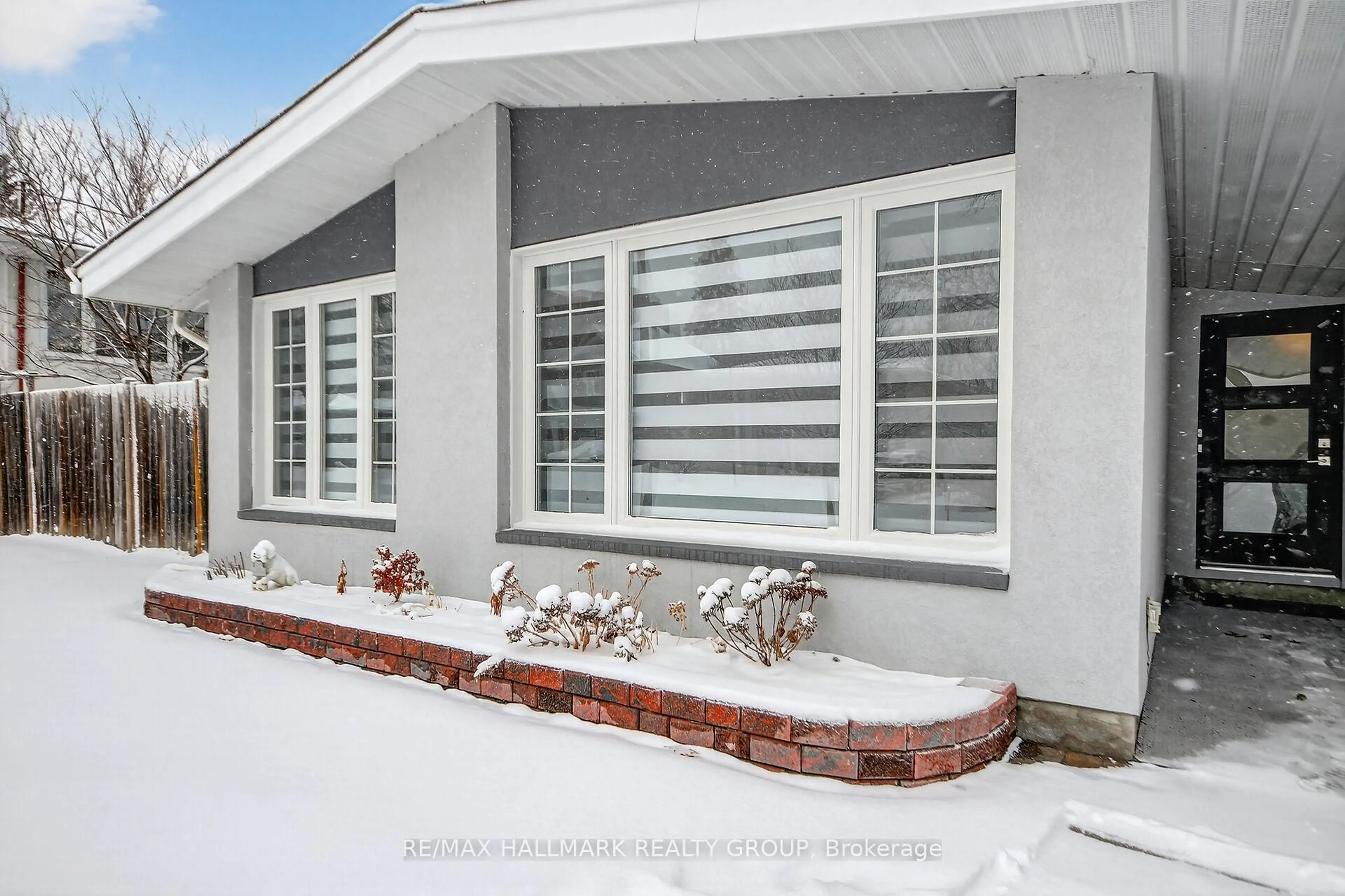 Home with vinyl exterior material, street for 757 Garner Ave, Ottawa Ontario K1V 6M5