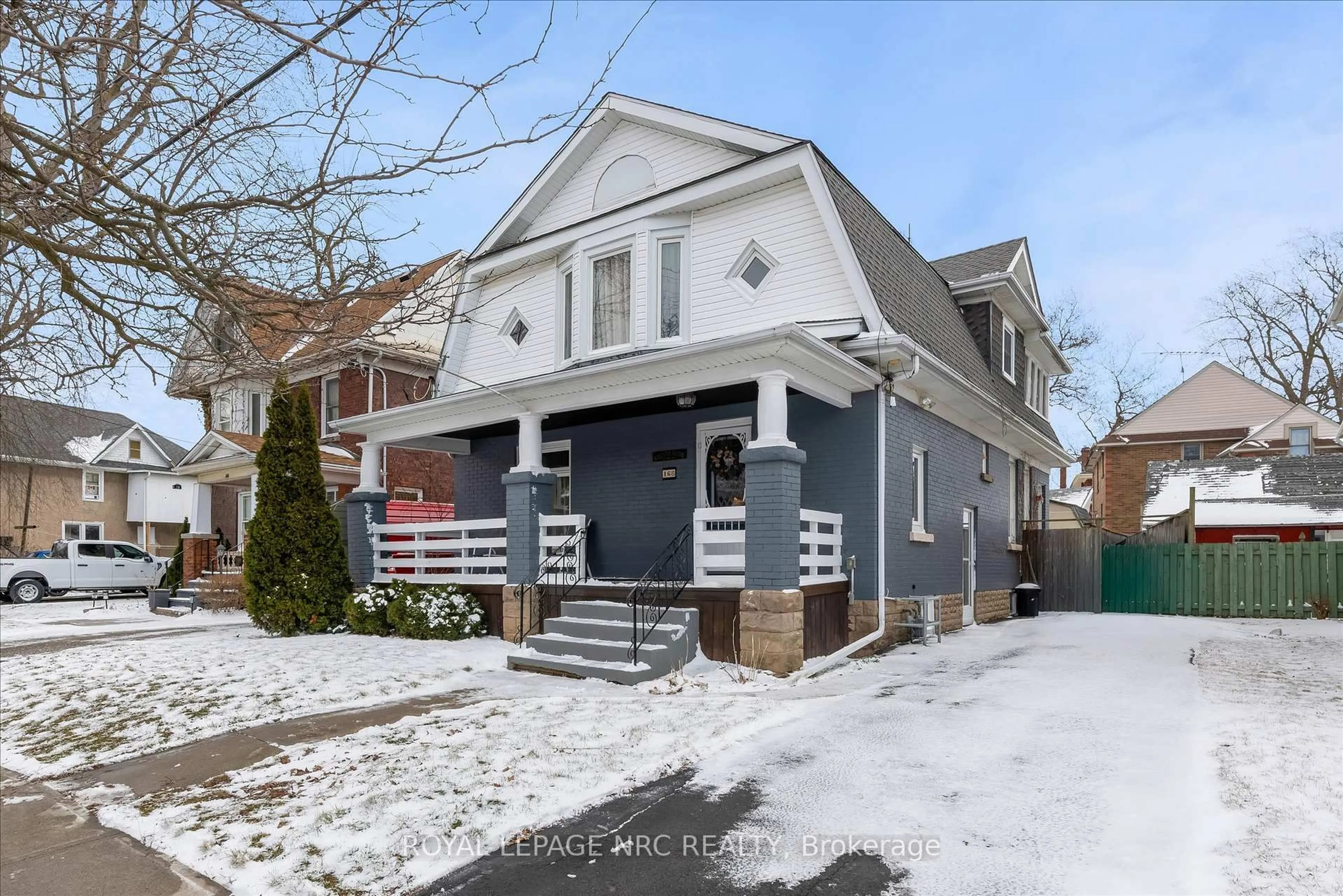 Home with brick exterior material, street for 168 Denistoun St, Welland Ontario L3C 1V5