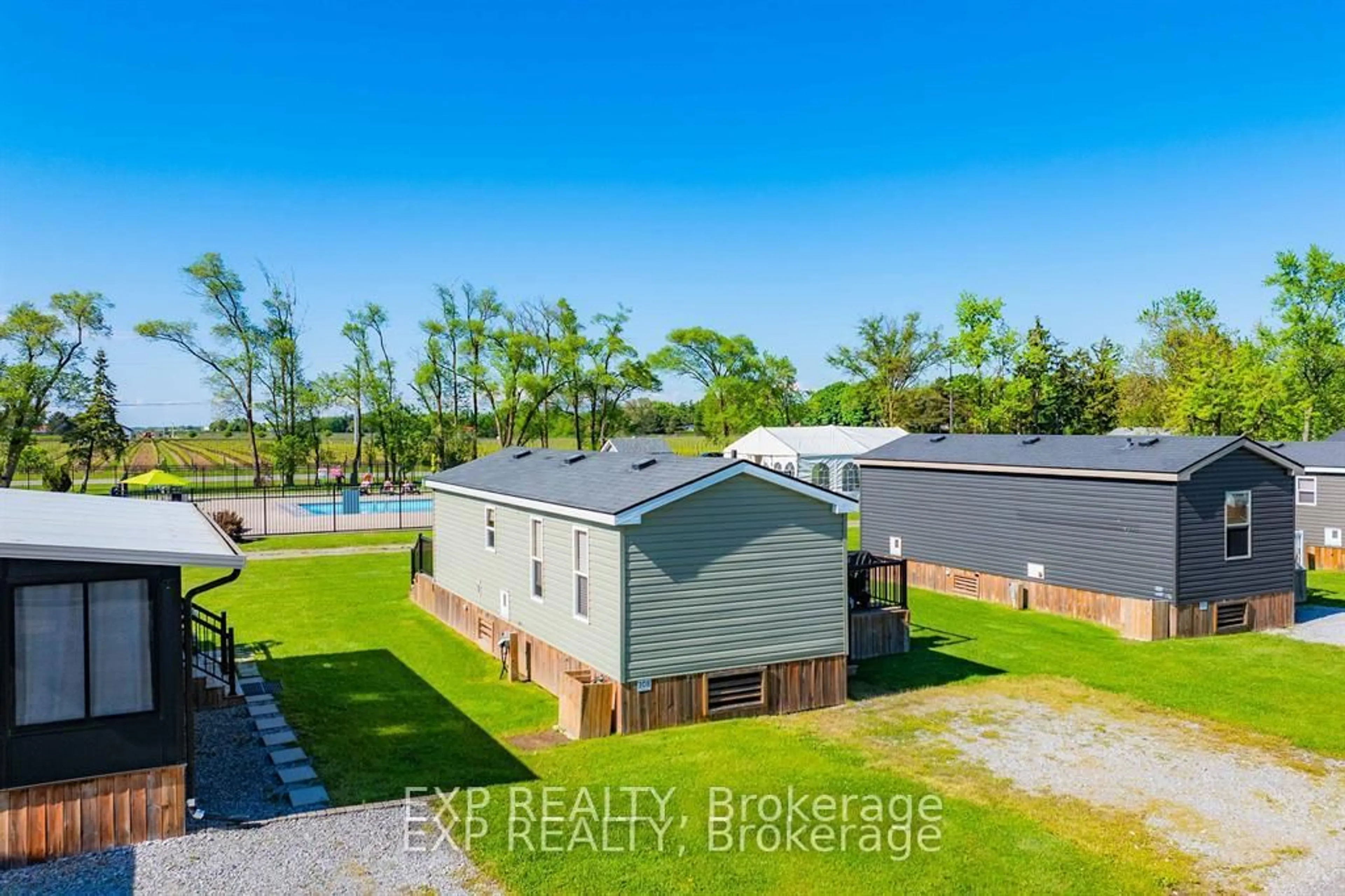 A pic from outside/outdoor area/front of a property/back of a property/a pic from drone, unknown for 1501 Line 8 Rd #308, Niagara-on-the-Lake Ontario L0S 1J0