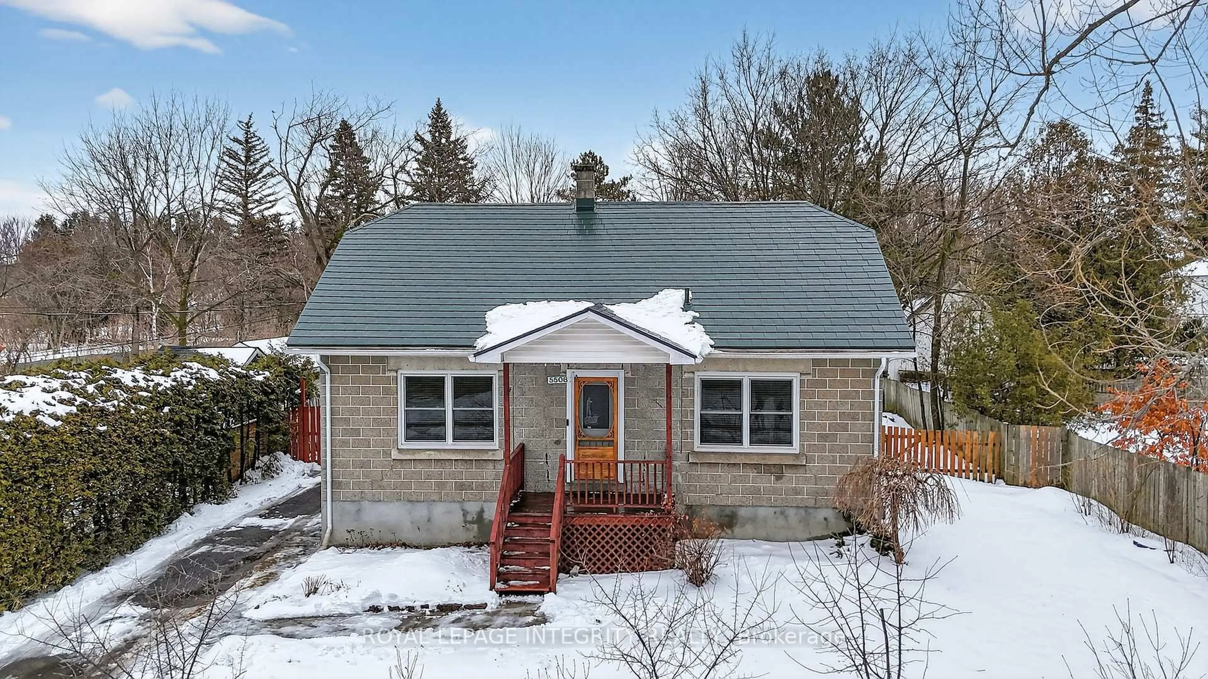 Home with vinyl exterior material, street for 5508 Lion St, Osgoode Ontario K0A 2W0