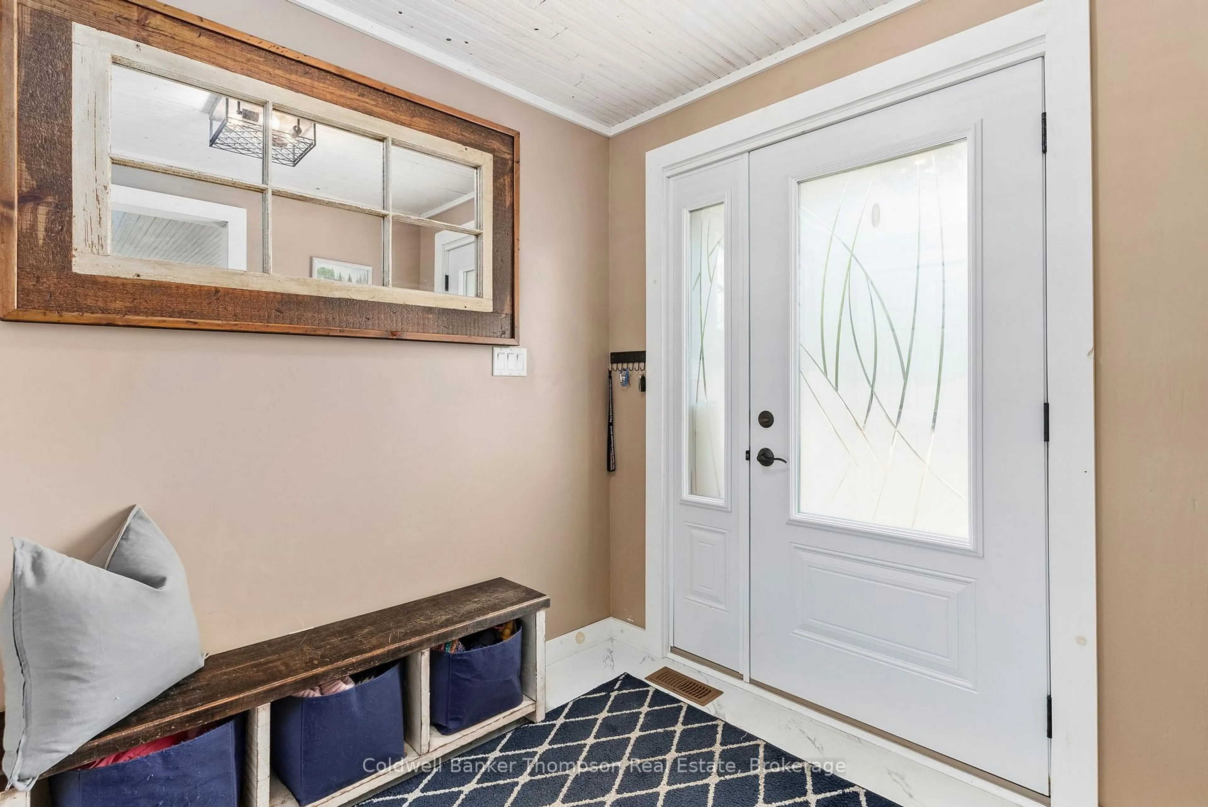 Indoor entryway for 132 Albert St, Strong Ontario P0A 1Z0