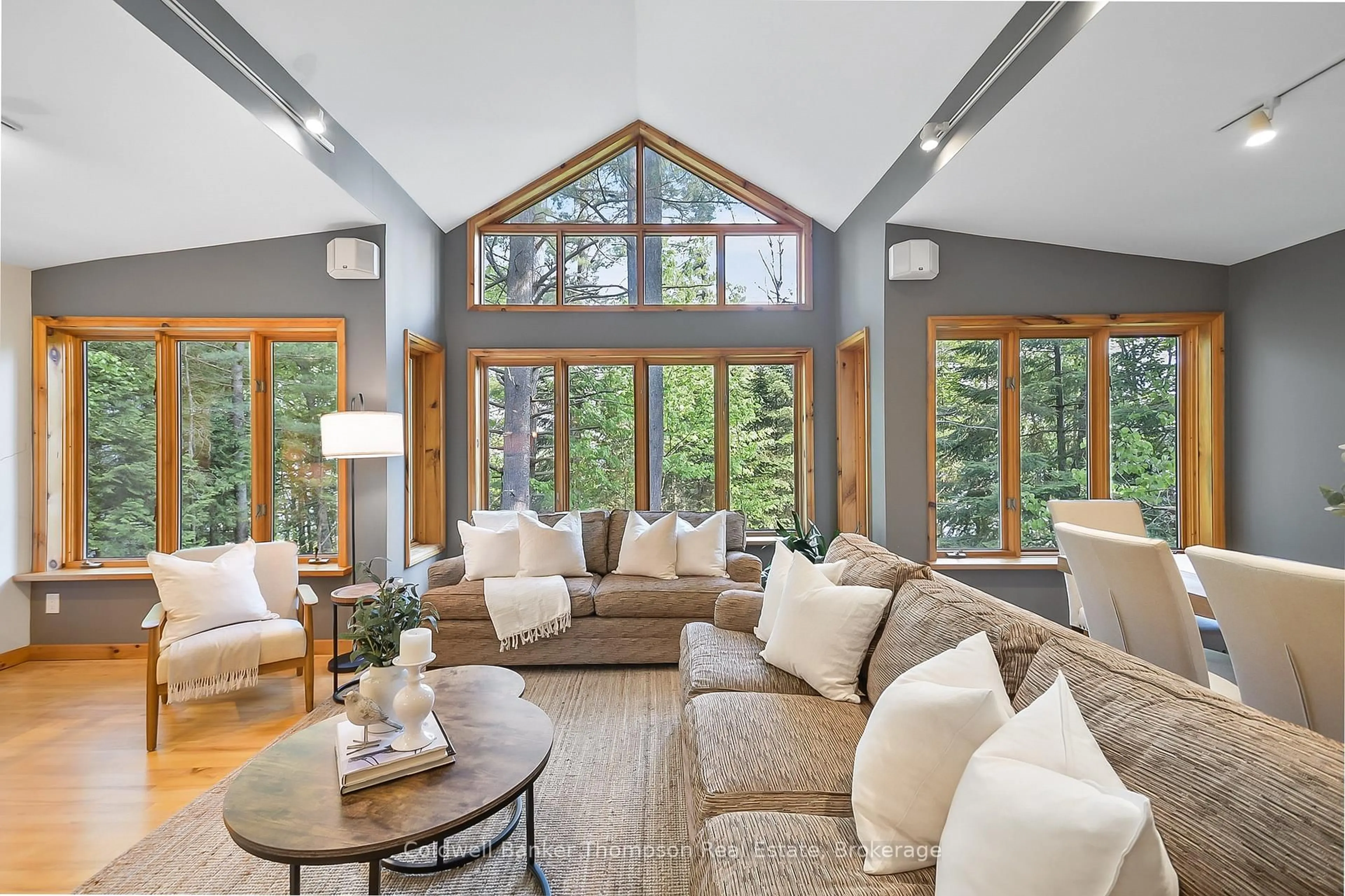 Living room with furniture, unknown for 1109 Glenmount Rd, Lake of Bays Ontario P0B 1A0