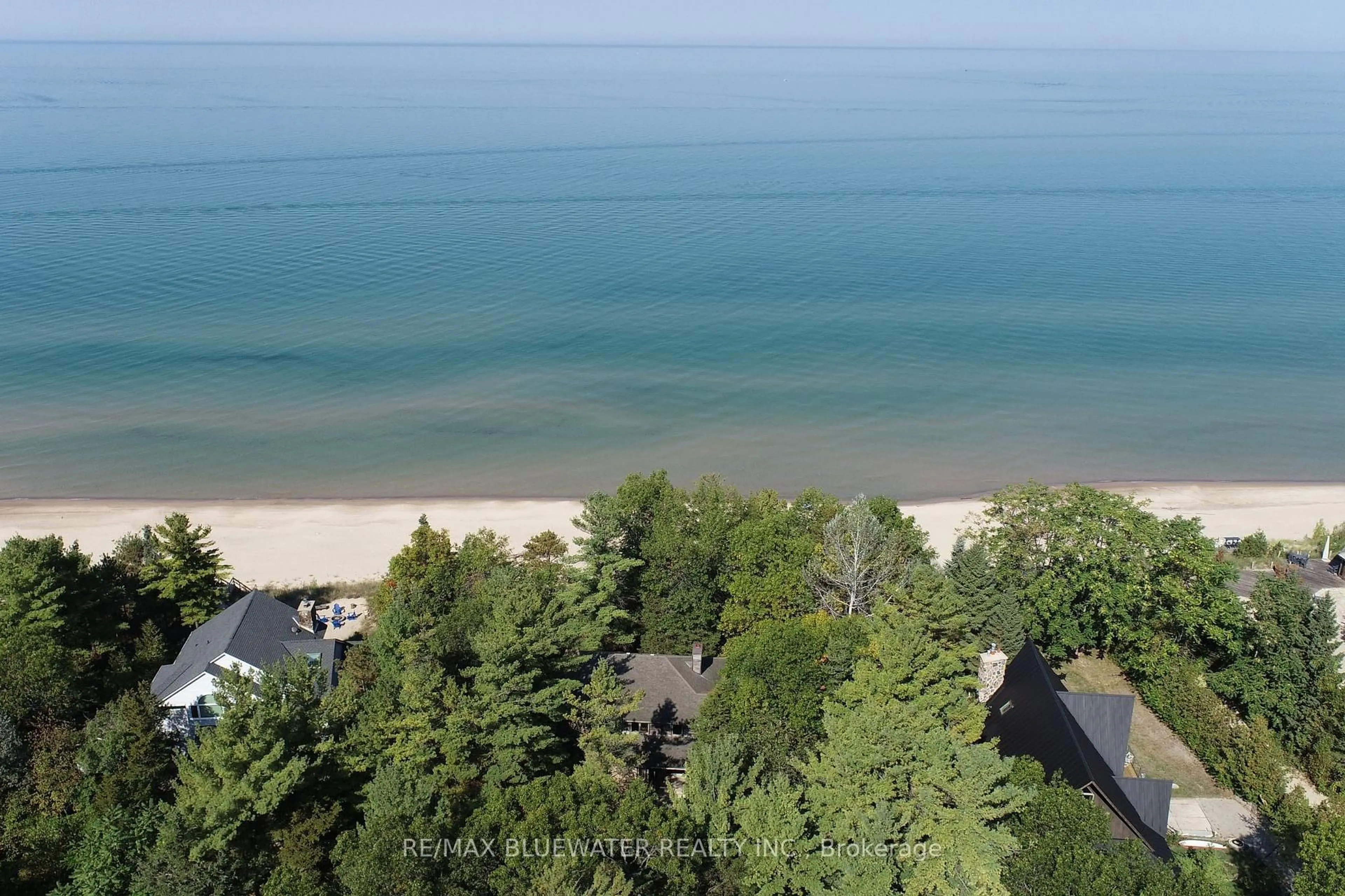 A pic from outside/outdoor area/front of a property/back of a property/a pic from drone, water/lake/river/ocean view for 9864 Huron Pl, Lambton Shores Ontario N0M 1T0