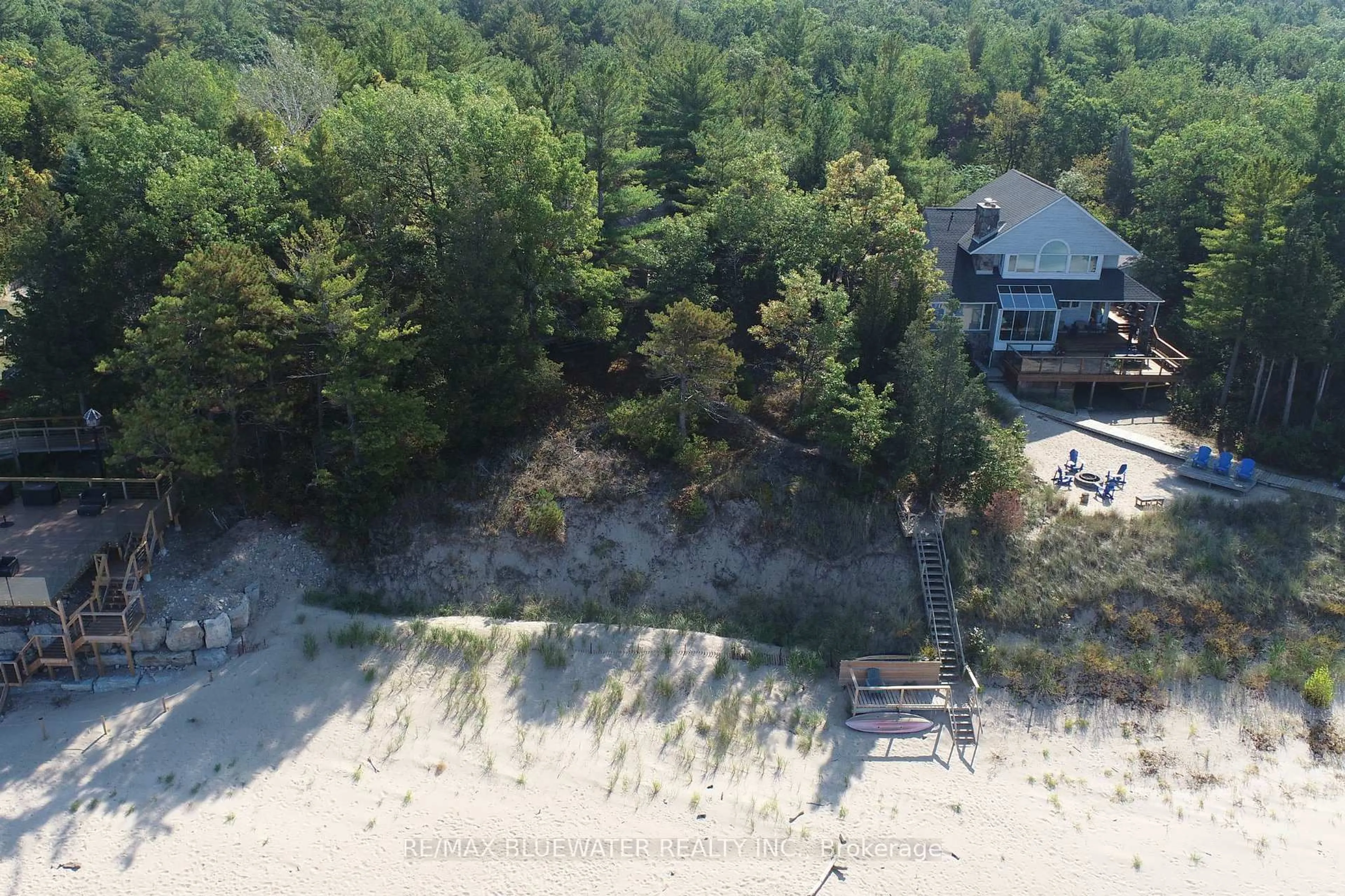 A pic from outside/outdoor area/front of a property/back of a property/a pic from drone, water/lake/river/ocean view for 9864 Huron Pl, Lambton Shores Ontario N0M 1T0