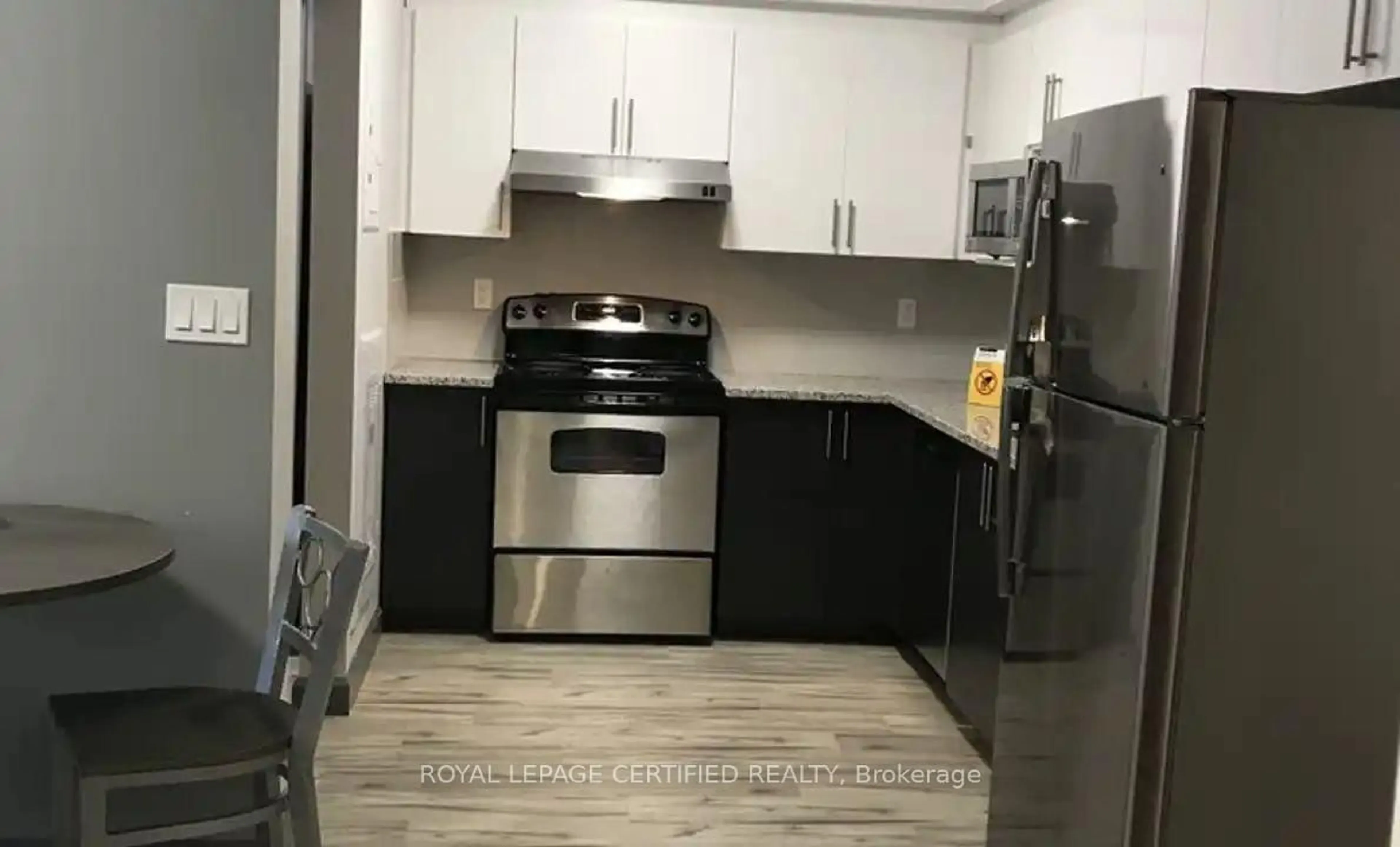 Standard kitchen, unknown for 258A Sunview St #1718, Waterloo Ontario N2L 3V9