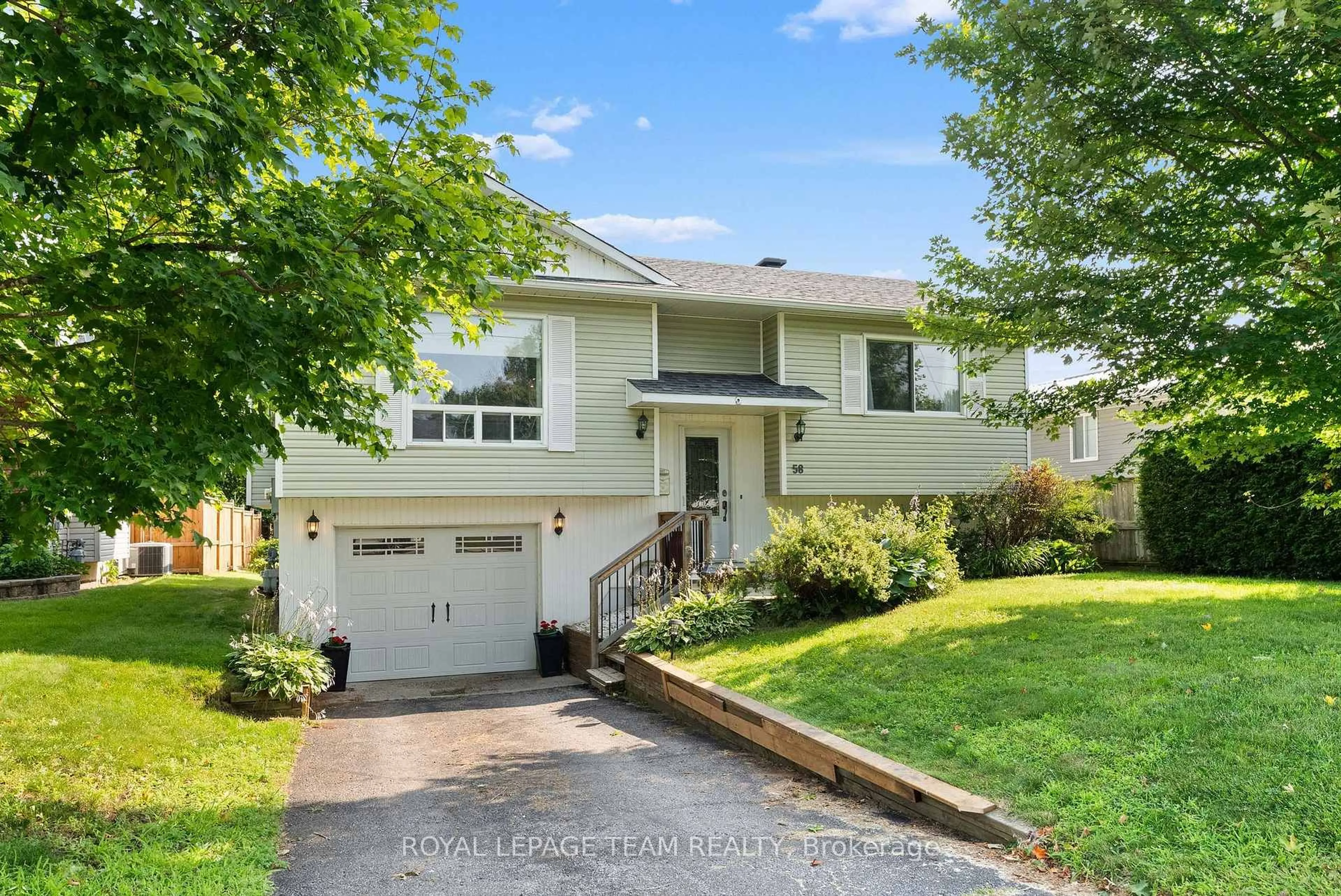 Home with vinyl exterior material, street for 58 SEVENTH Ave, Arnprior Ontario K7S 3S2