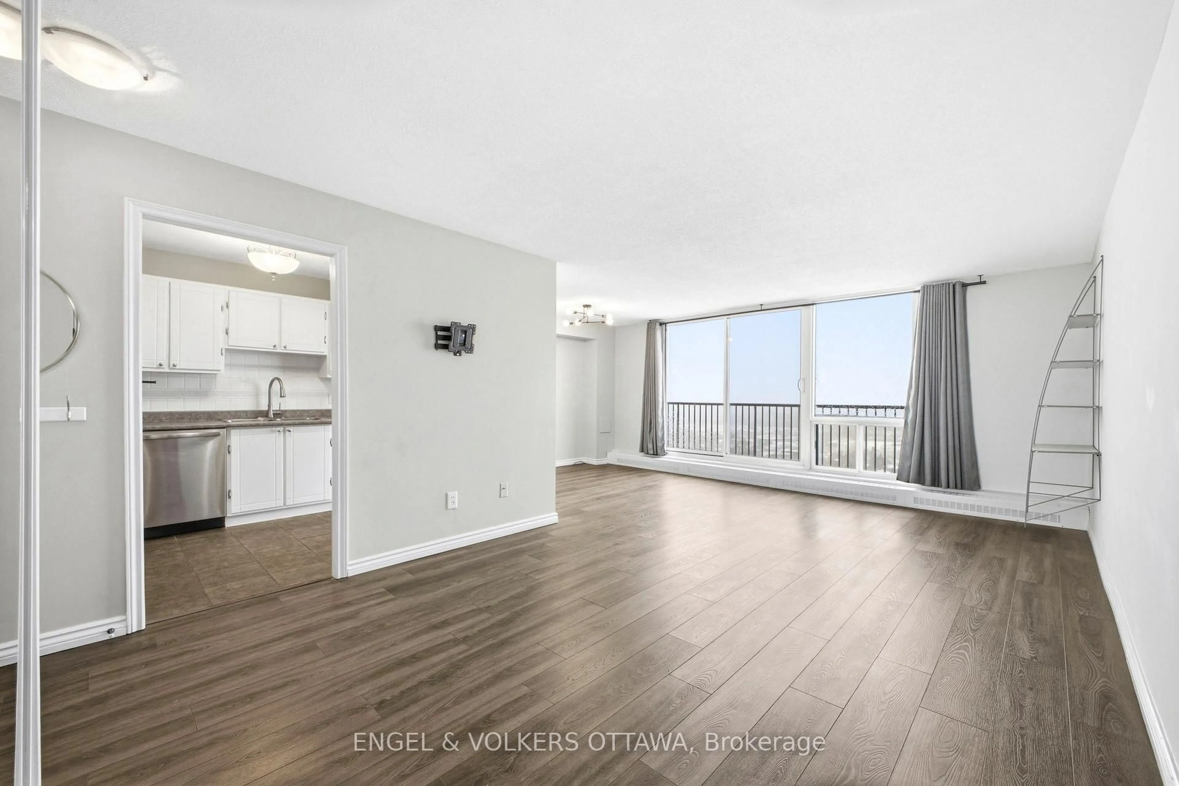 A pic of a room for 665 Bathgate Dr #2113, Ottawa Ontario K1K 3Y4