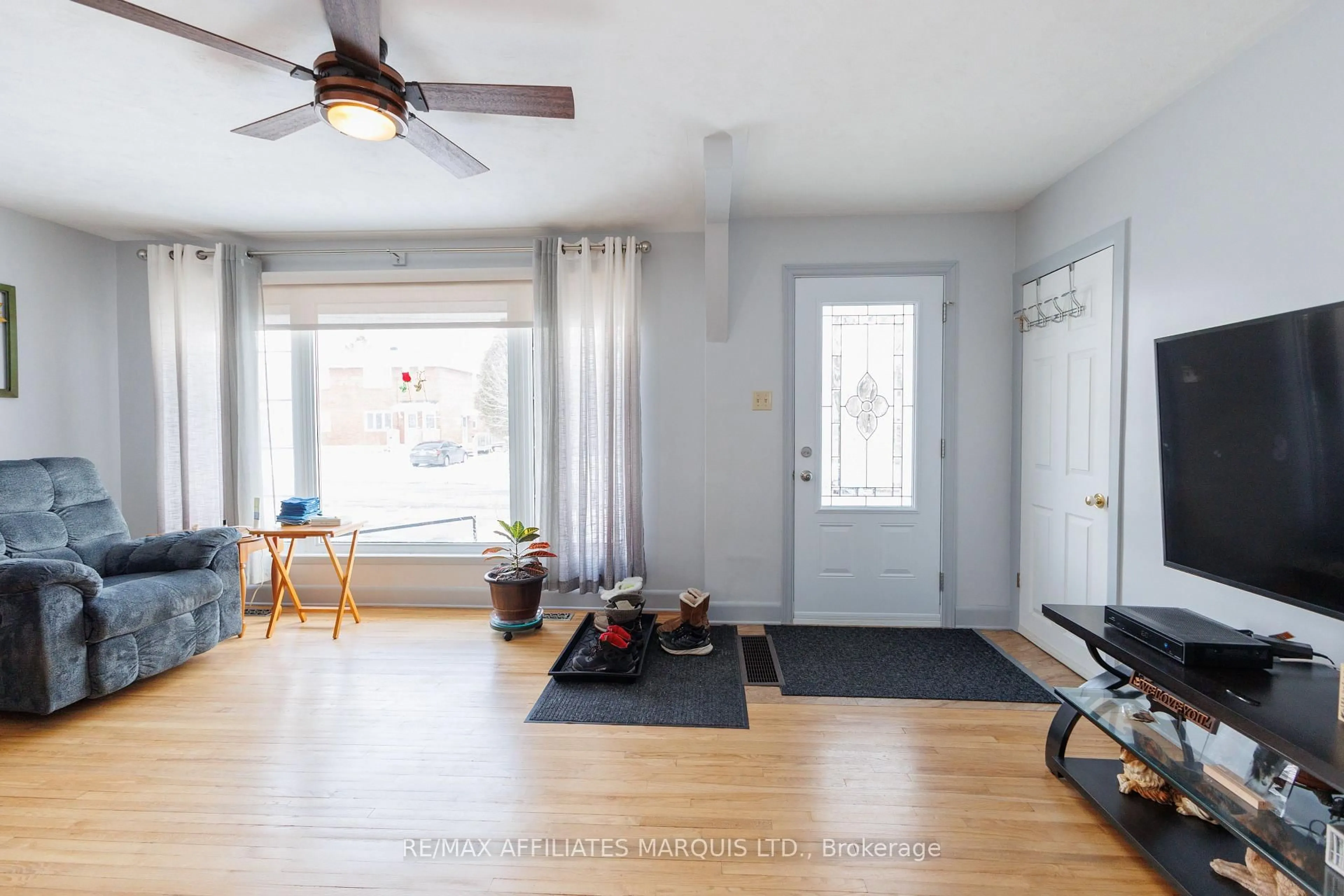 Indoor entryway for 1220 Caswell Cres, Cornwall Ontario K6J 4V6