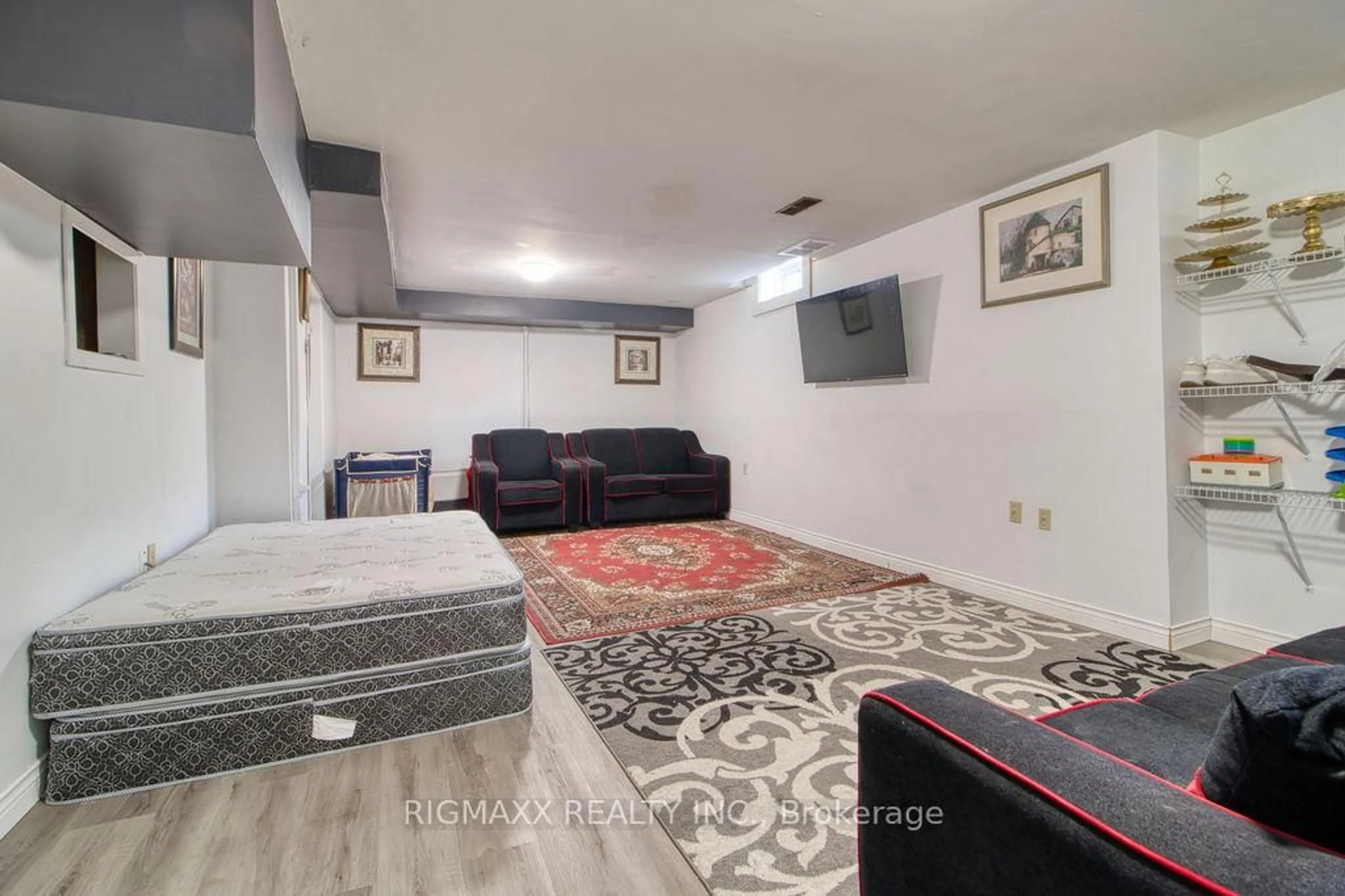 A pic of a room for 280 Regal Dr, London East Ontario N5Y 4Z9