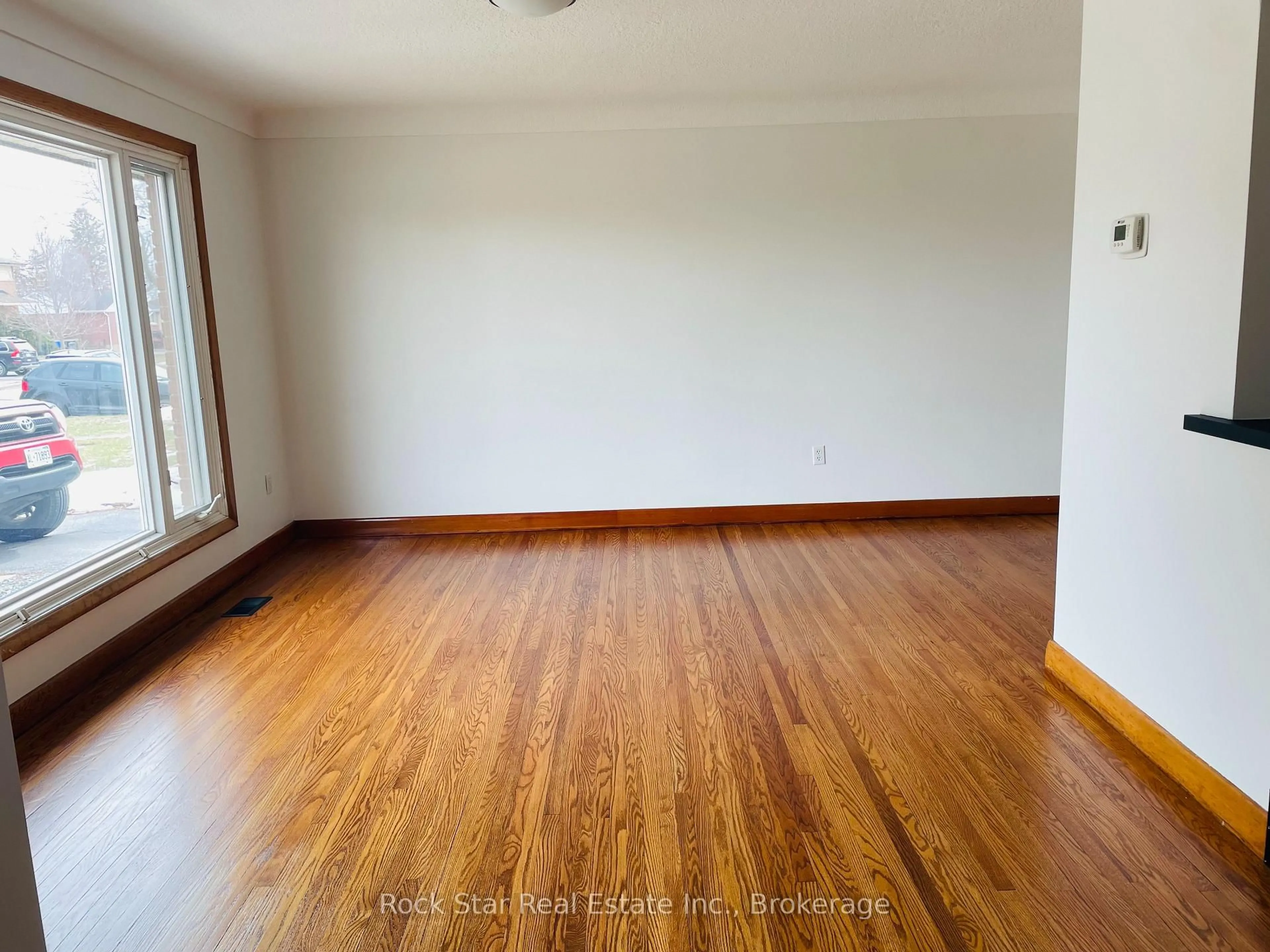 A pic of a room for 331 Meadowcrest Rd, Kingston Ontario K7M 3S4