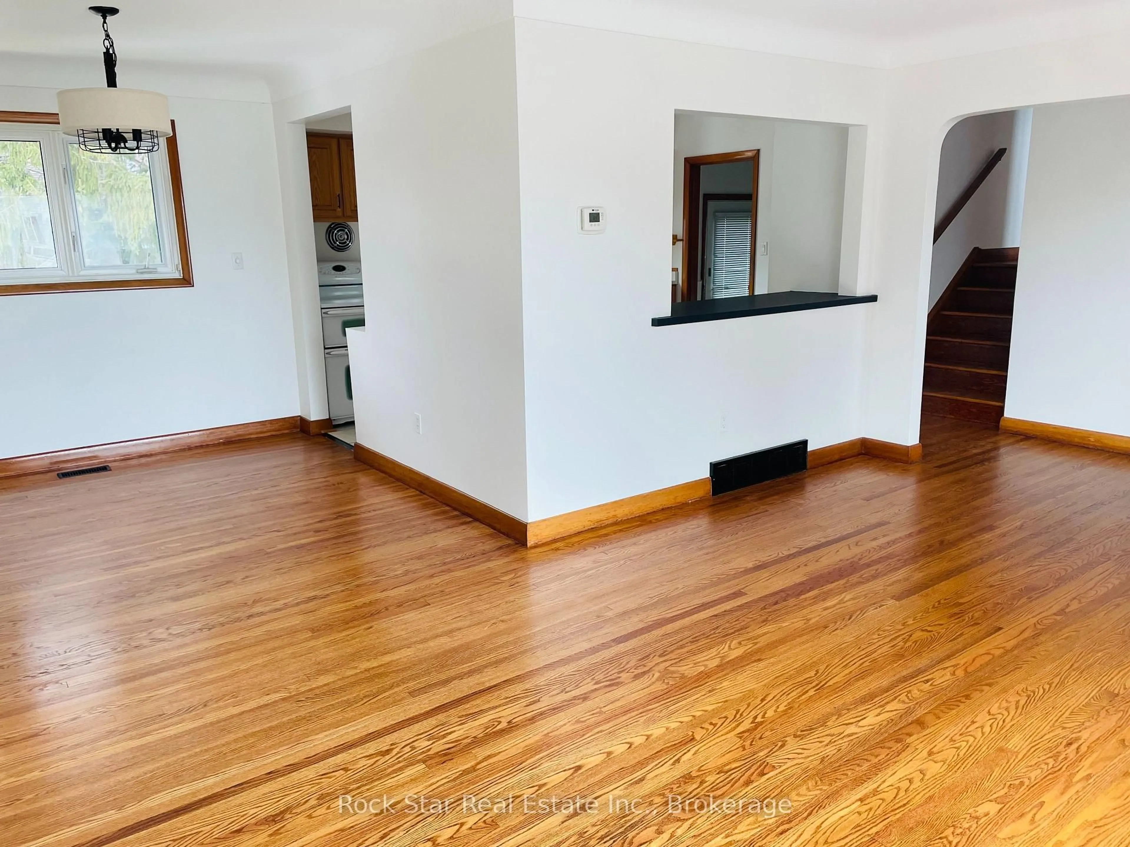 A pic of a room for 331 Meadowcrest Rd, Kingston Ontario K7M 3S4