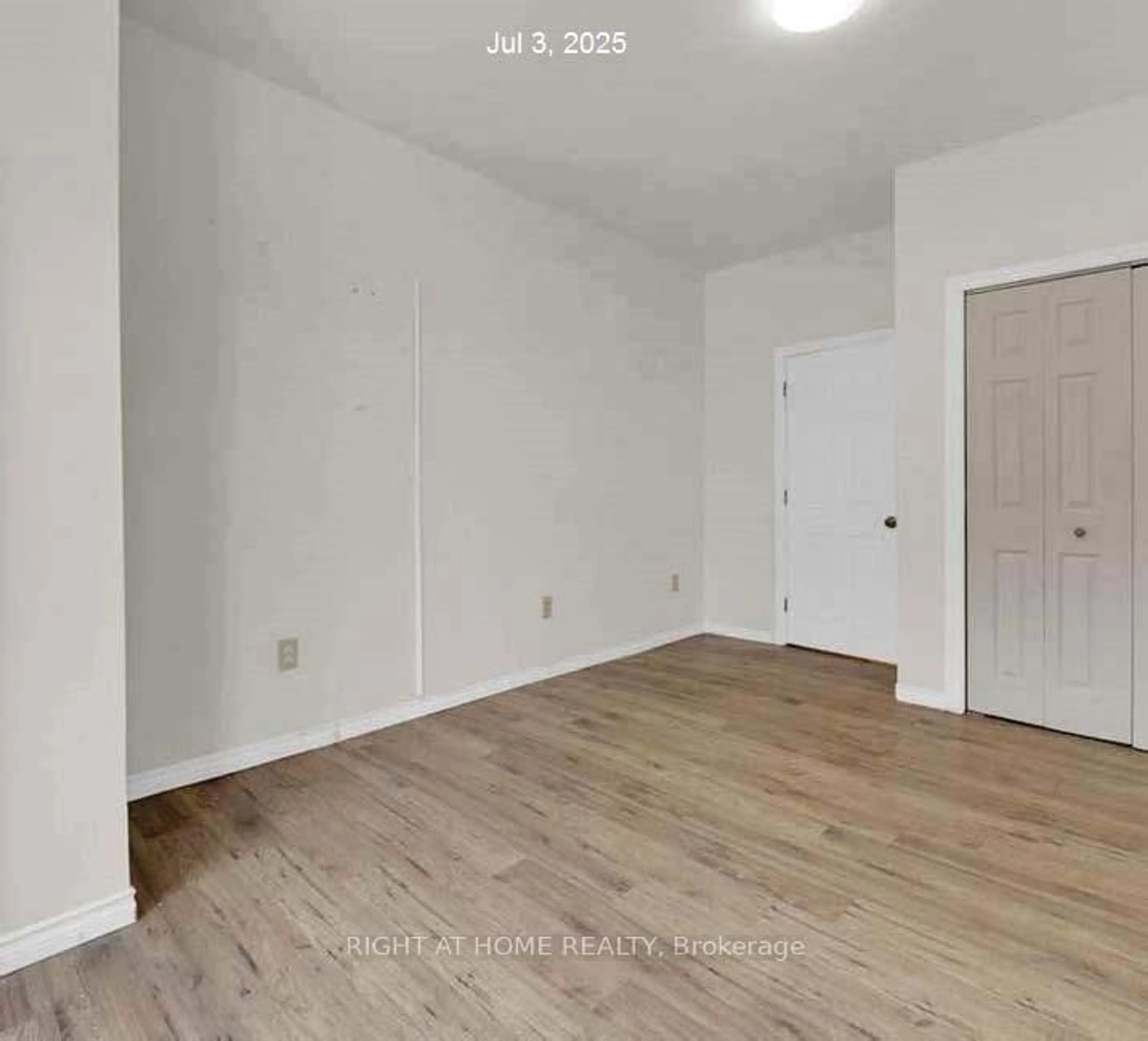 A pic of a room for 223 Park St, Hamilton Ontario L8R 2N9