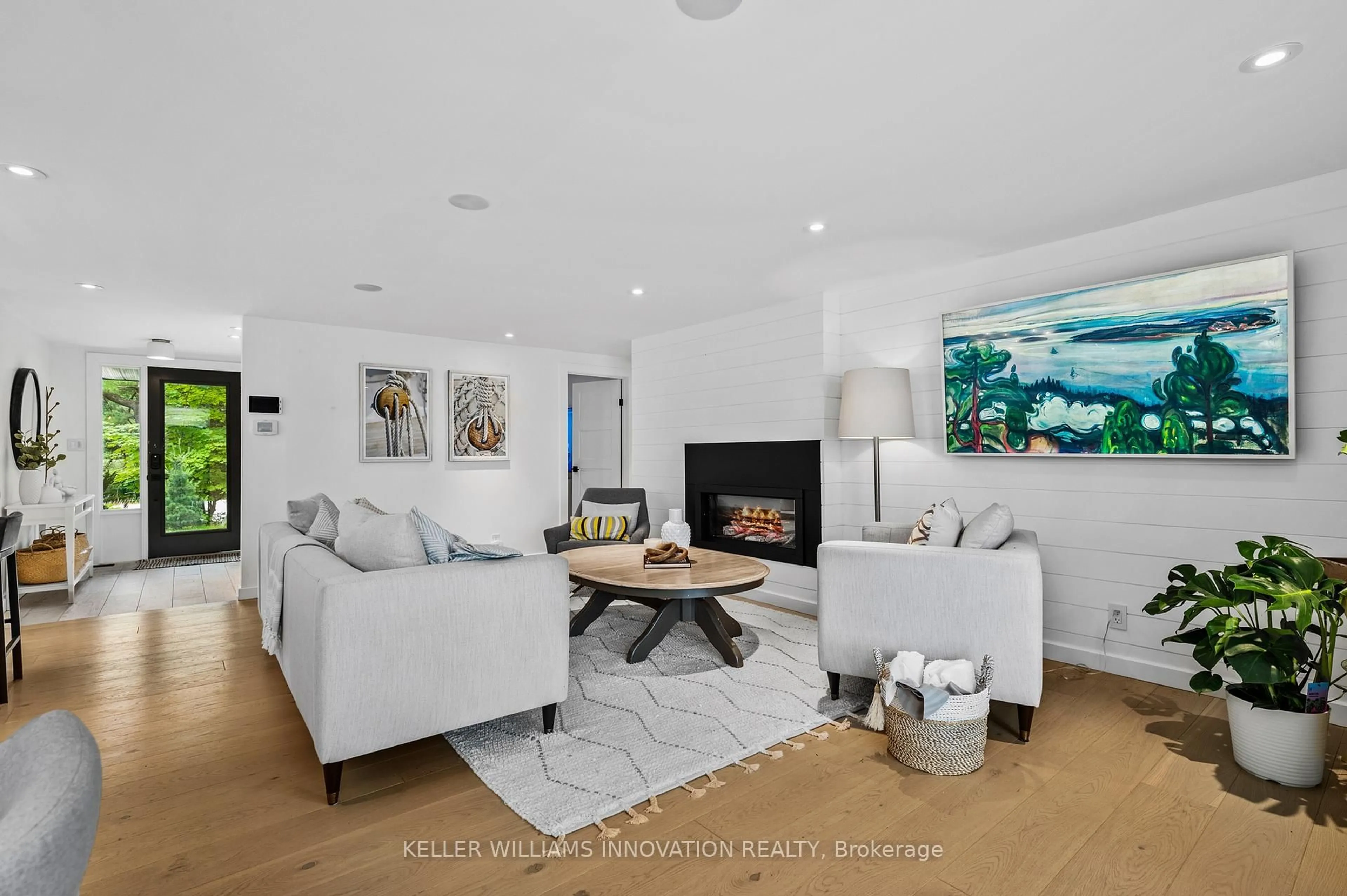 Living room with furniture, unknown for 2872 Muskoka Road 118, Muskoka Lakes Ontario P0B 1J0