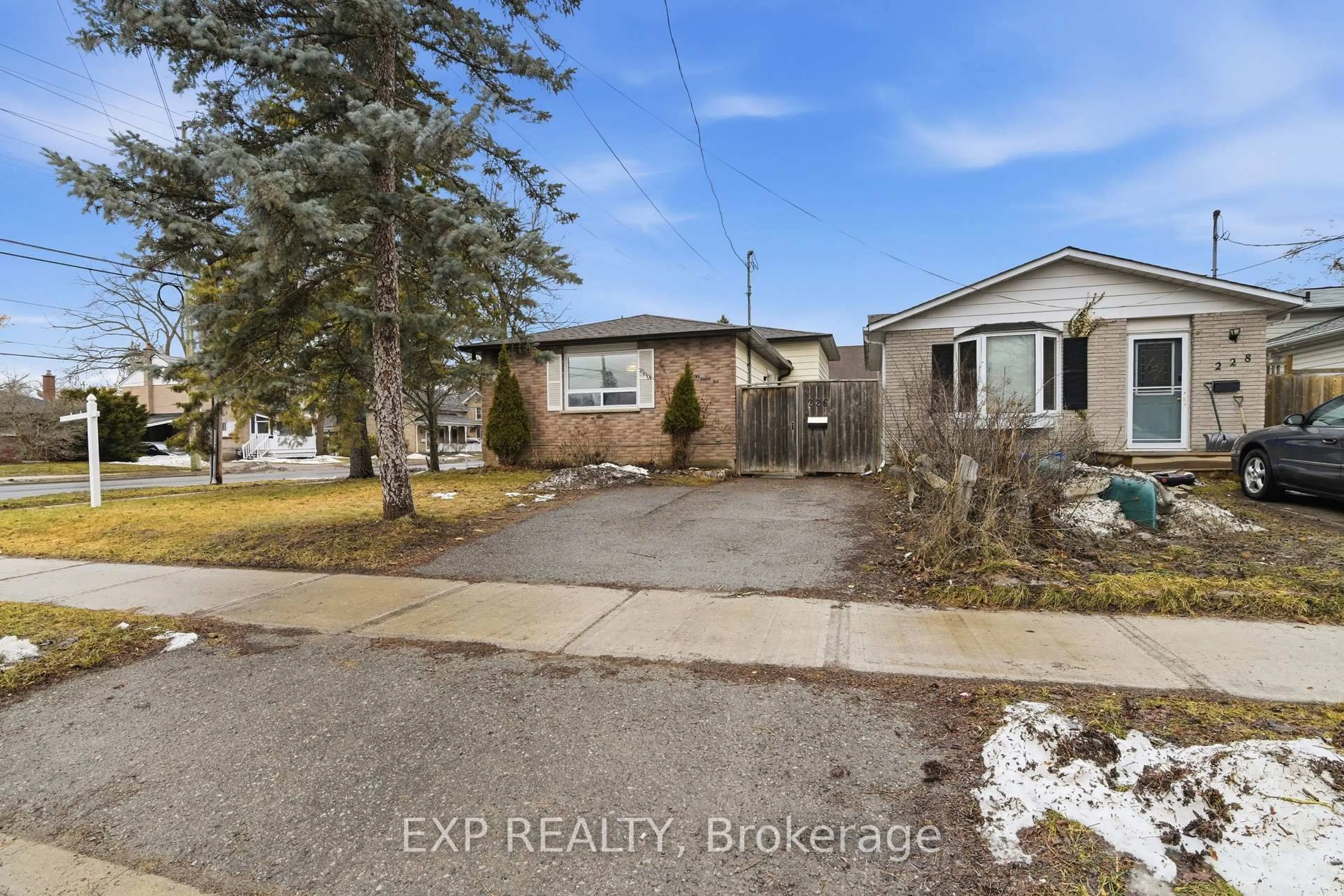 A pic from outside/outdoor area/front of a property/back of a property/a pic from drone, street for 226 Spencleys Lane, Peterborough Ontario K9H 1R9