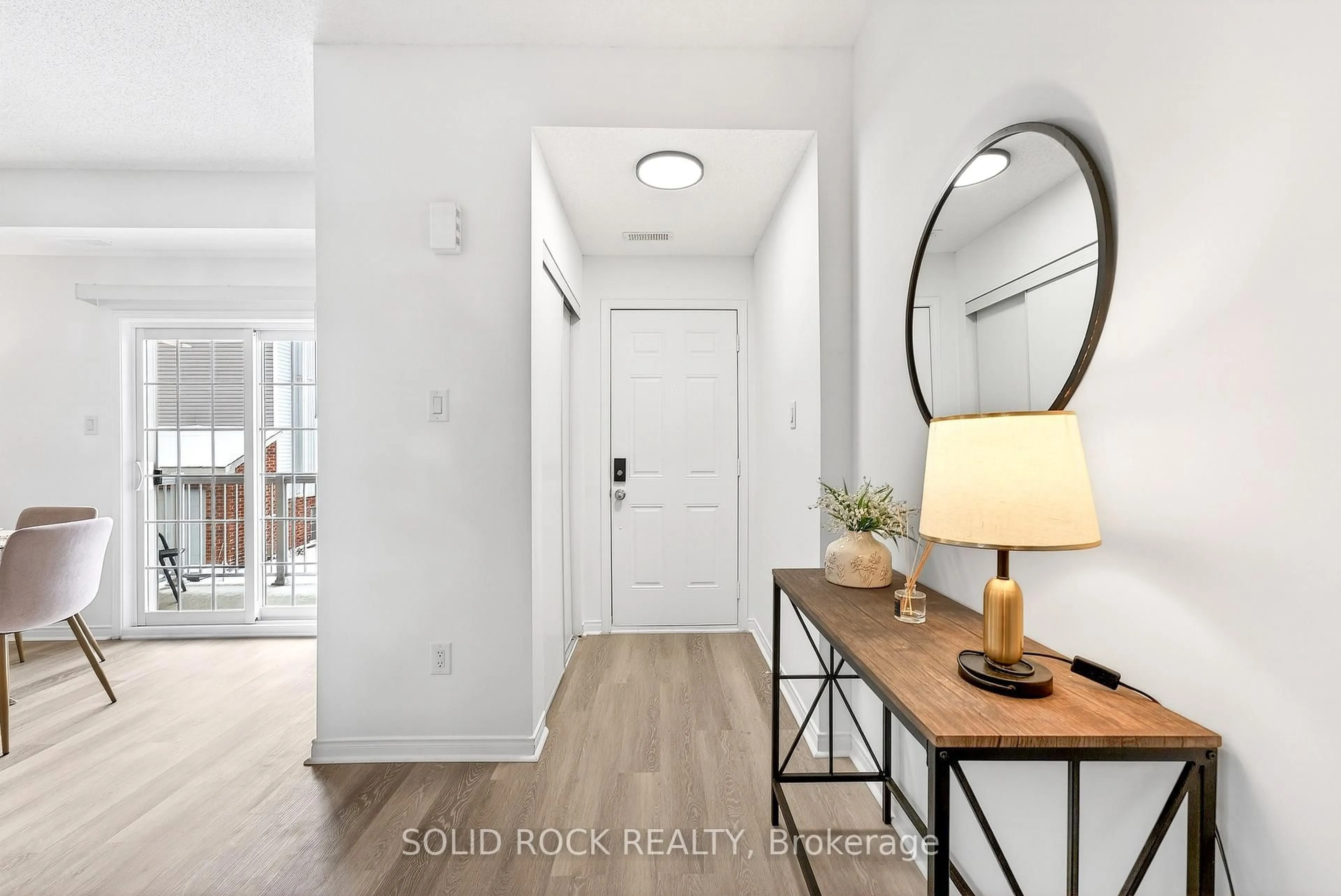 Indoor entryway for 101 Artesa Private #K, Ottawa Ontario K2S 0J8