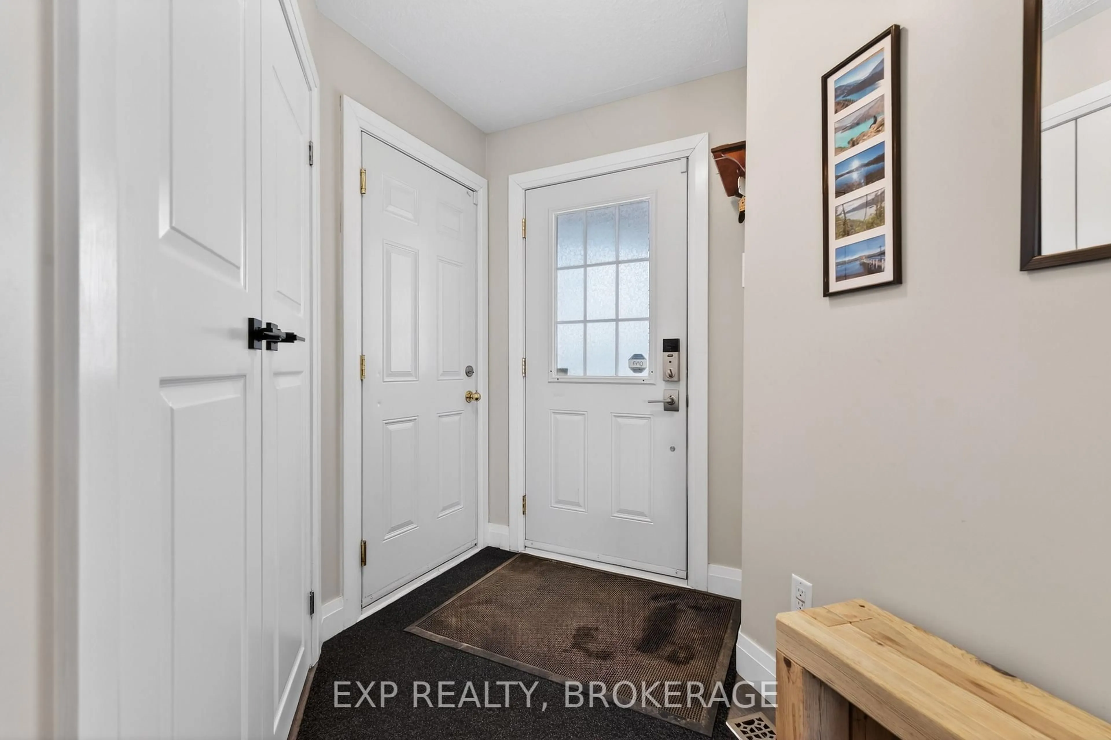 Indoor entryway for 189 KILDARE Ave, Loyalist Ontario K7N 0A4