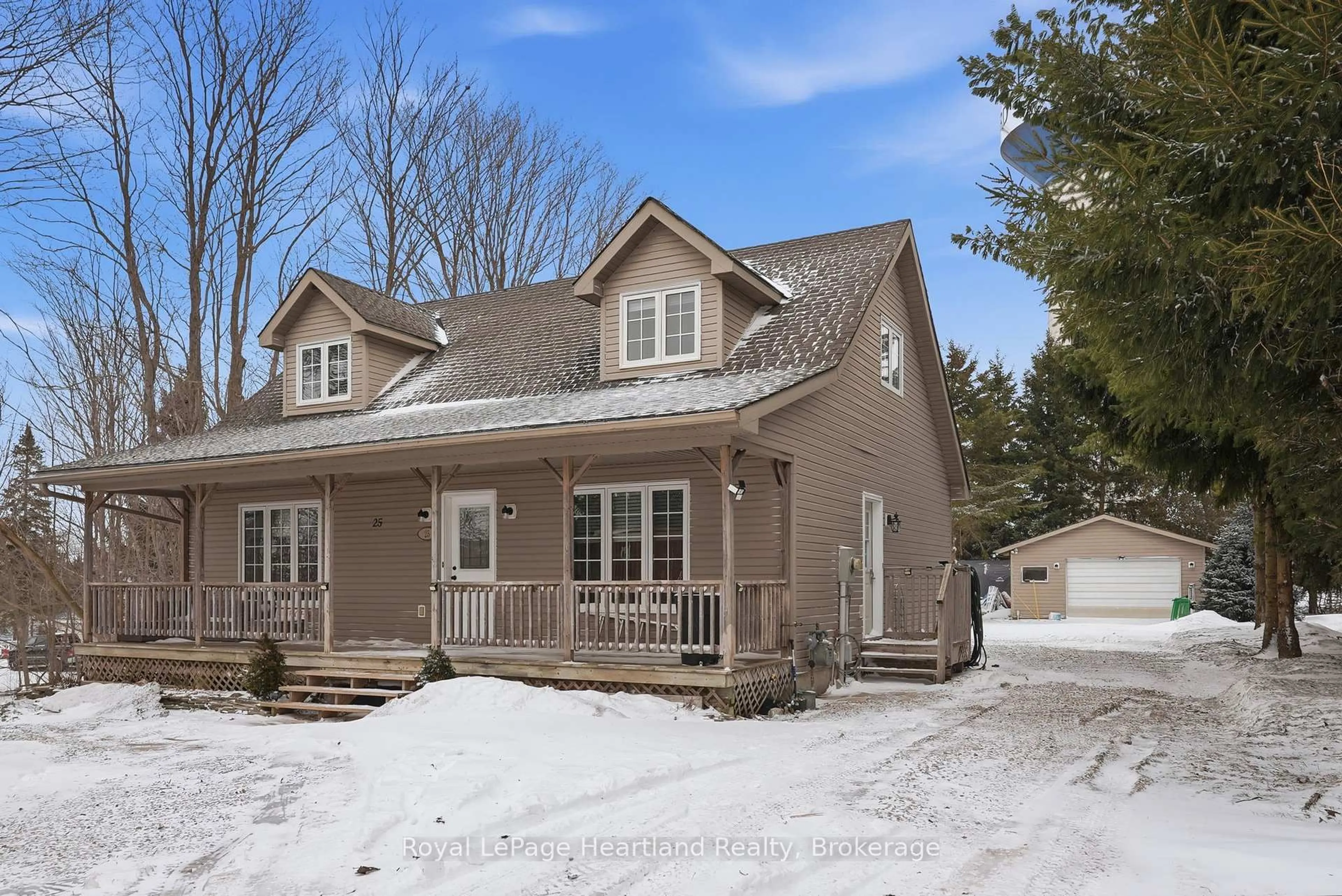 Home with vinyl exterior material, street for 25 JOHN St, Minto Ontario N0G 1M0