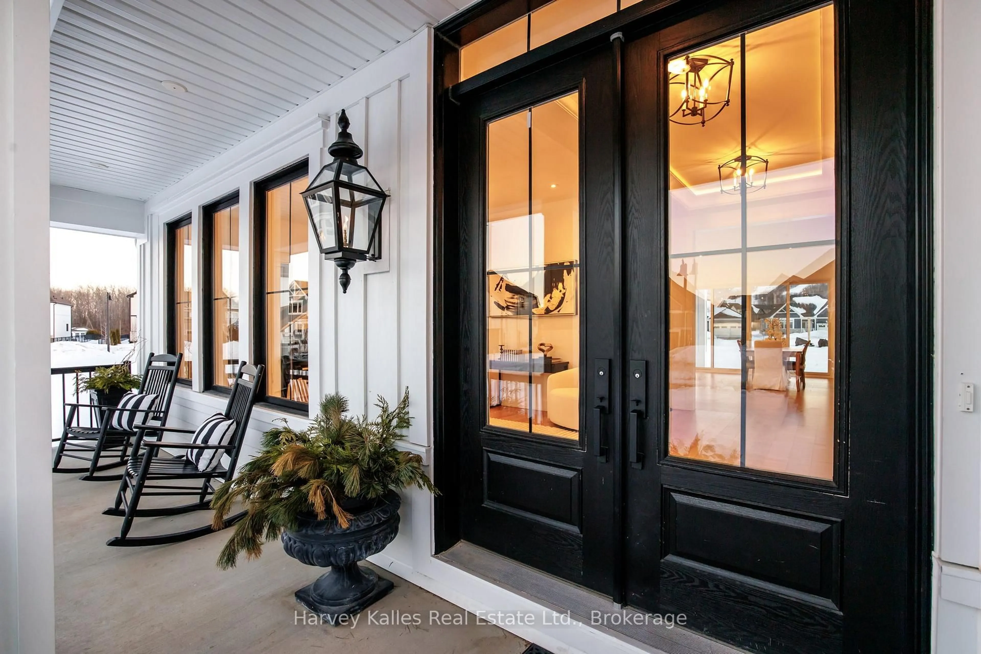 Indoor entryway for 109 Reed Way, Blue Mountains Ontario L9Y 4P5