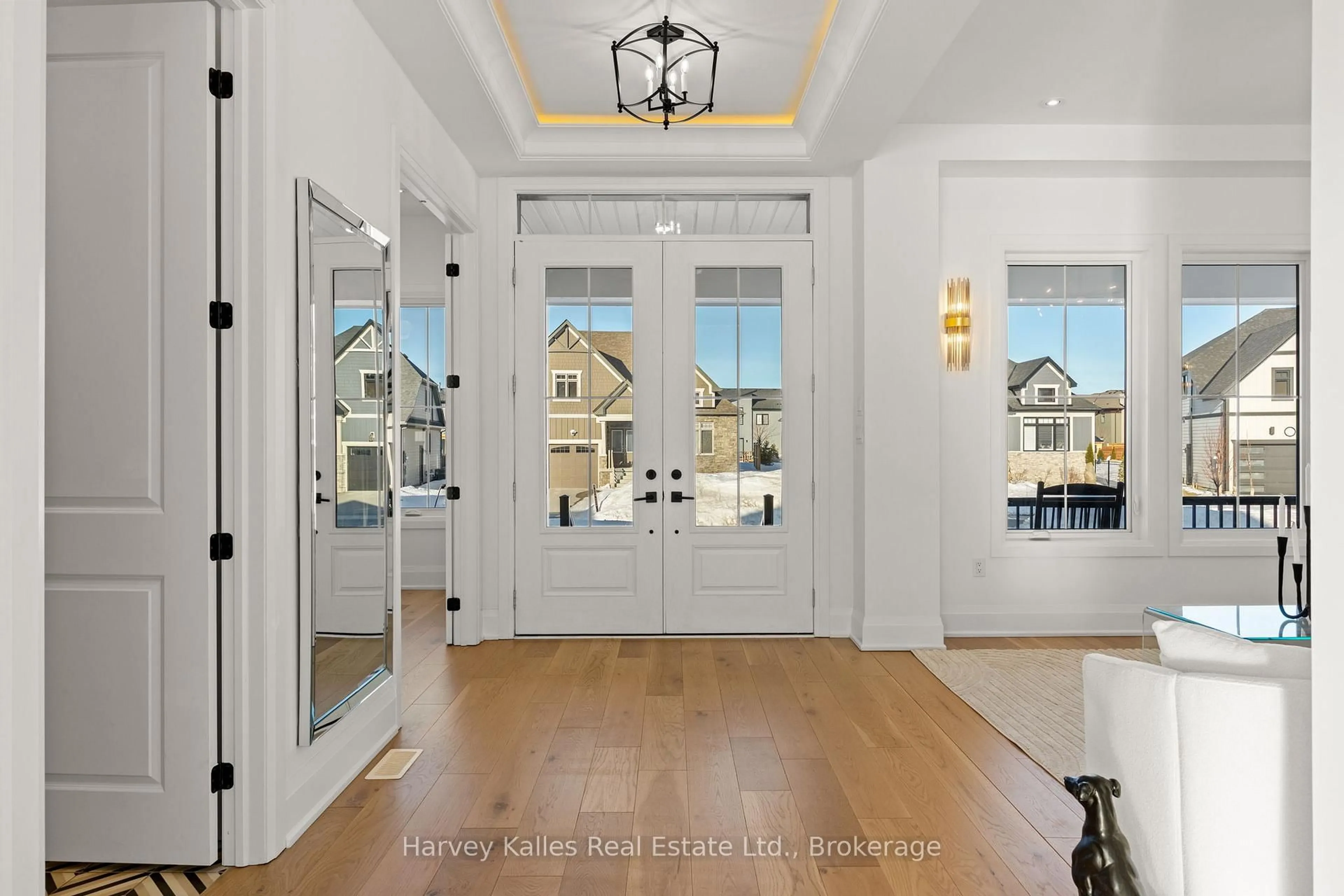 Indoor entryway for 109 Reed Way, Blue Mountains Ontario L9Y 4P5