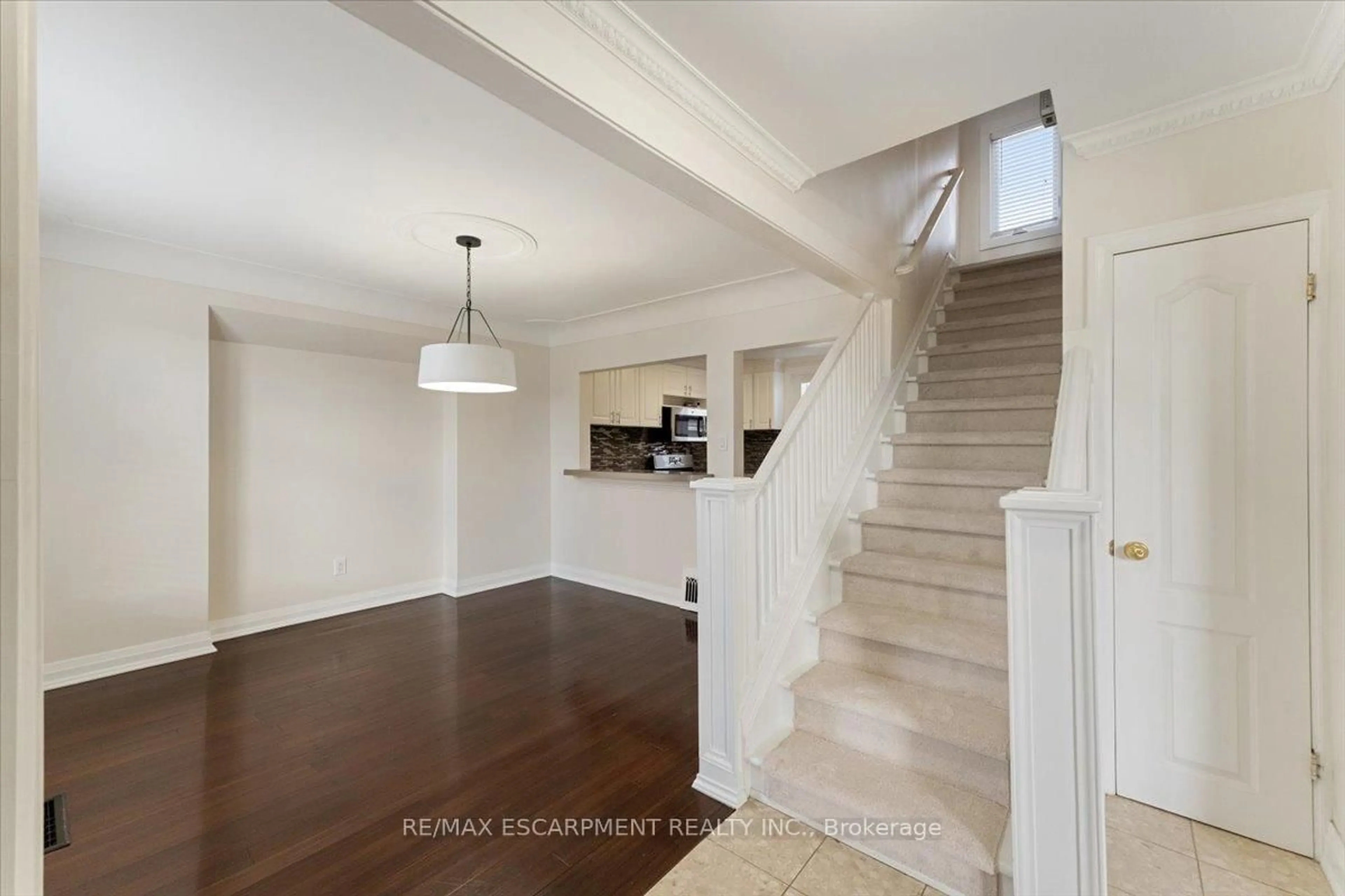 Unknown for 370 Paling Ave, Hamilton Ontario L8H 5K2