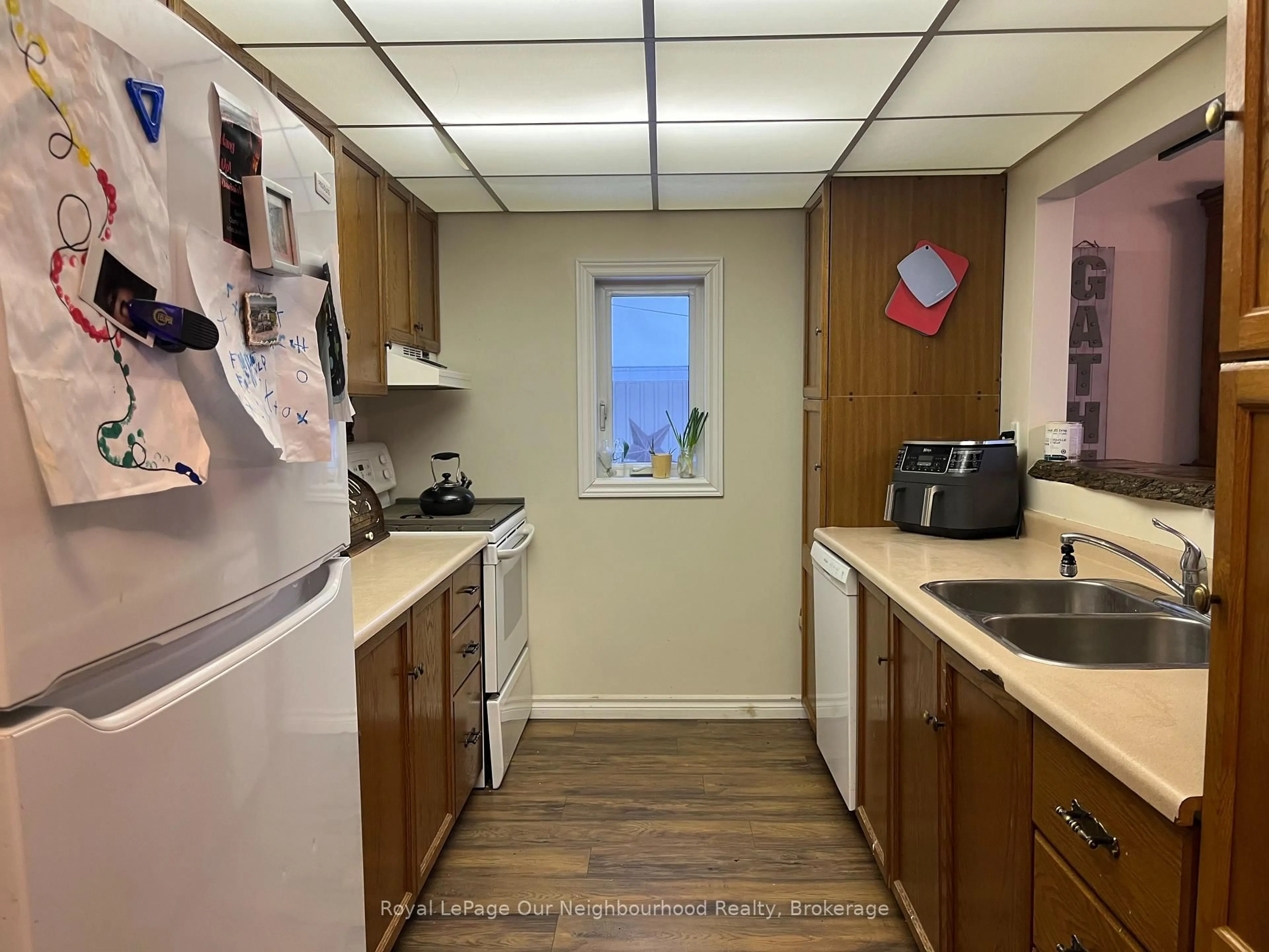 Standard kitchen, unknown for 72 Lakeshore Rd, Limoges Ontario K0K 2M0