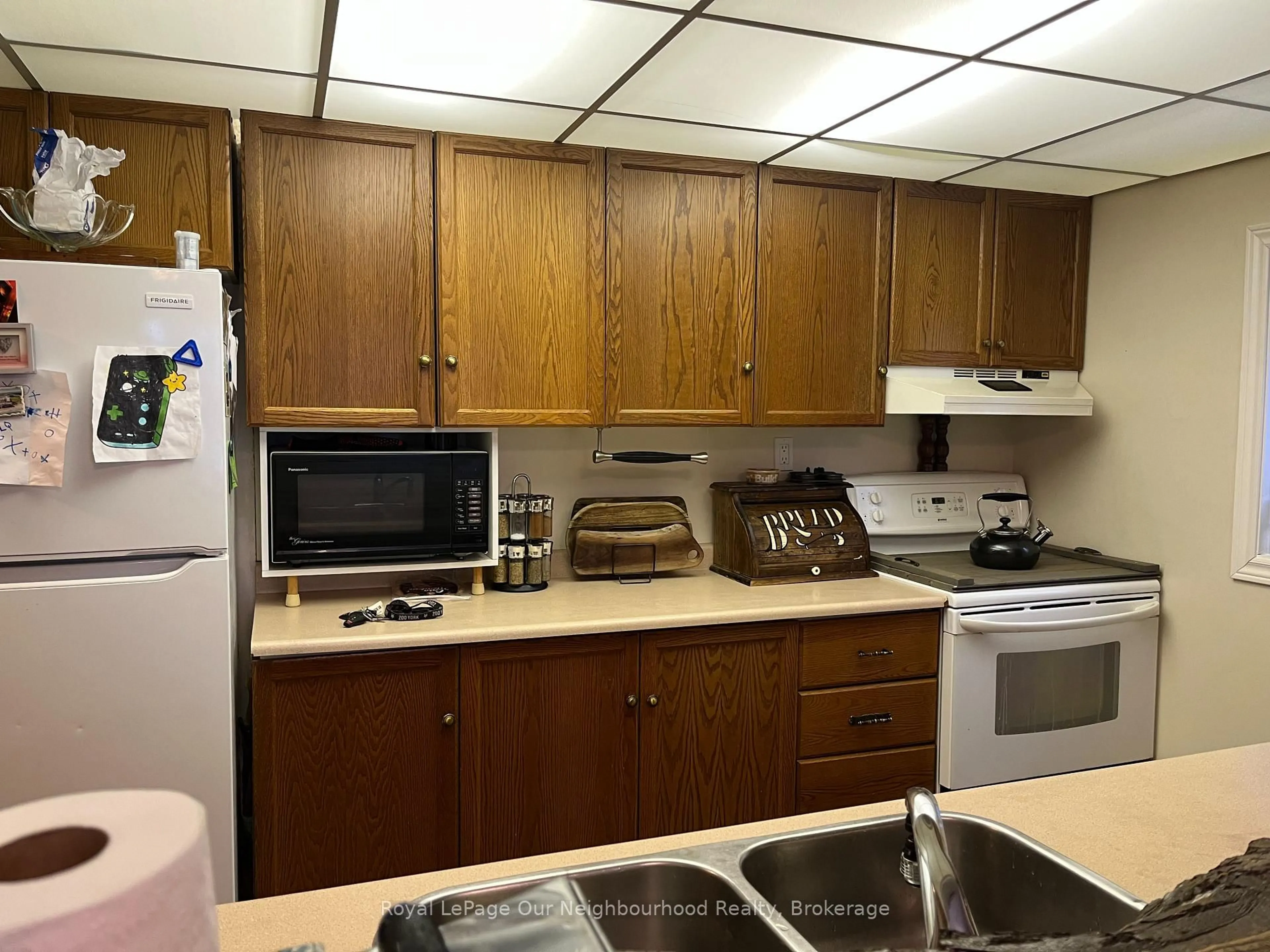 Standard kitchen, unknown for 72 Lakeshore Rd, Limoges Ontario K0K 2M0